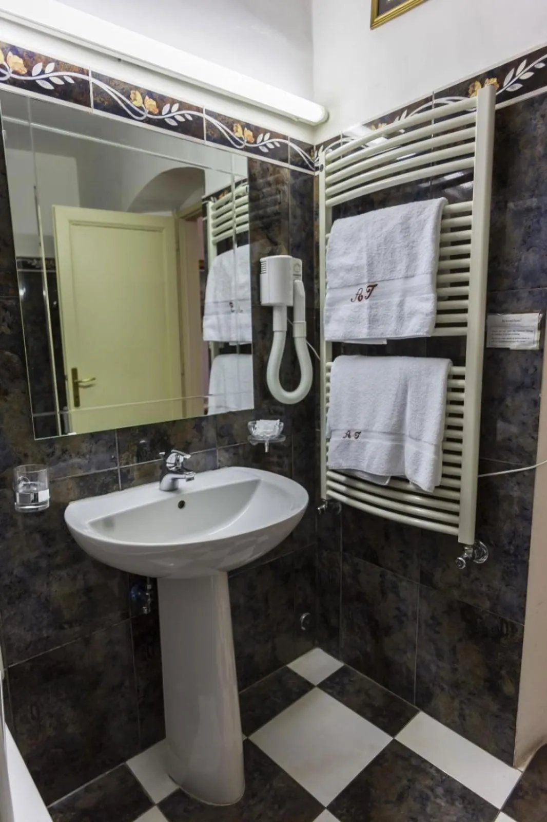 Shower in Soggiorno Antica Torre