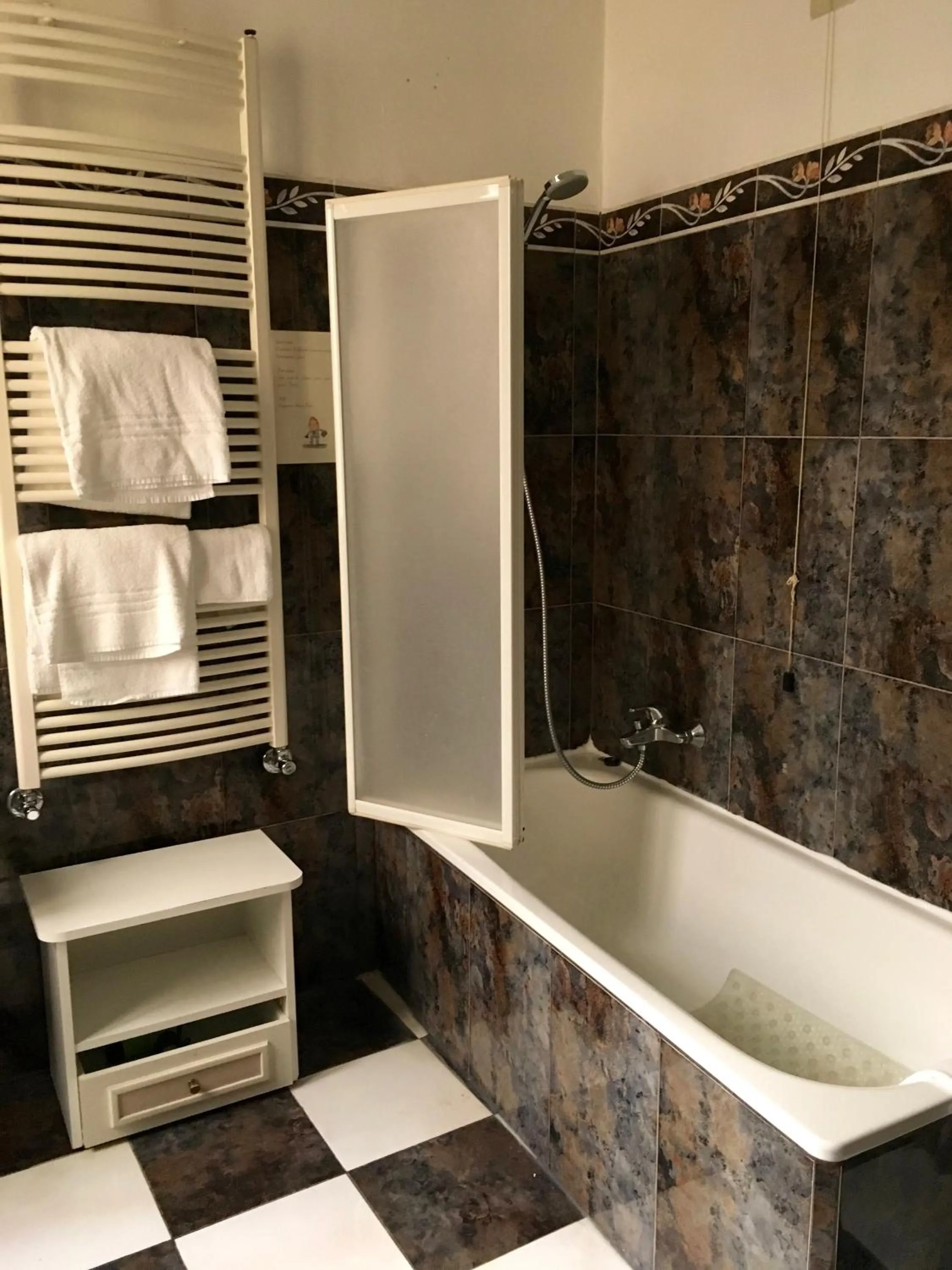 Shower in Soggiorno Antica Torre