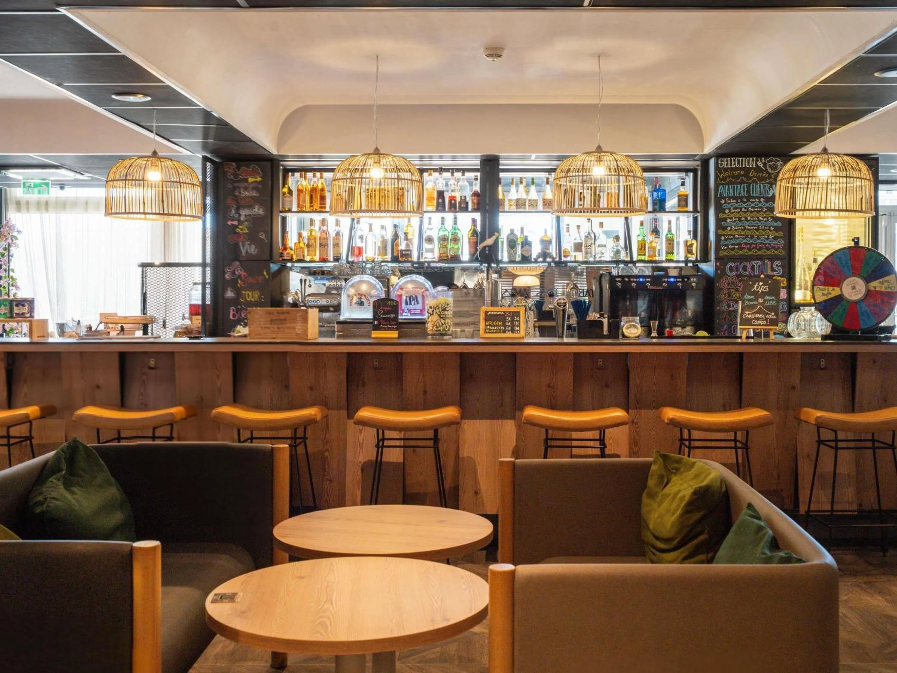 Lounge or bar in Novotel Bordeaux Centre Ville