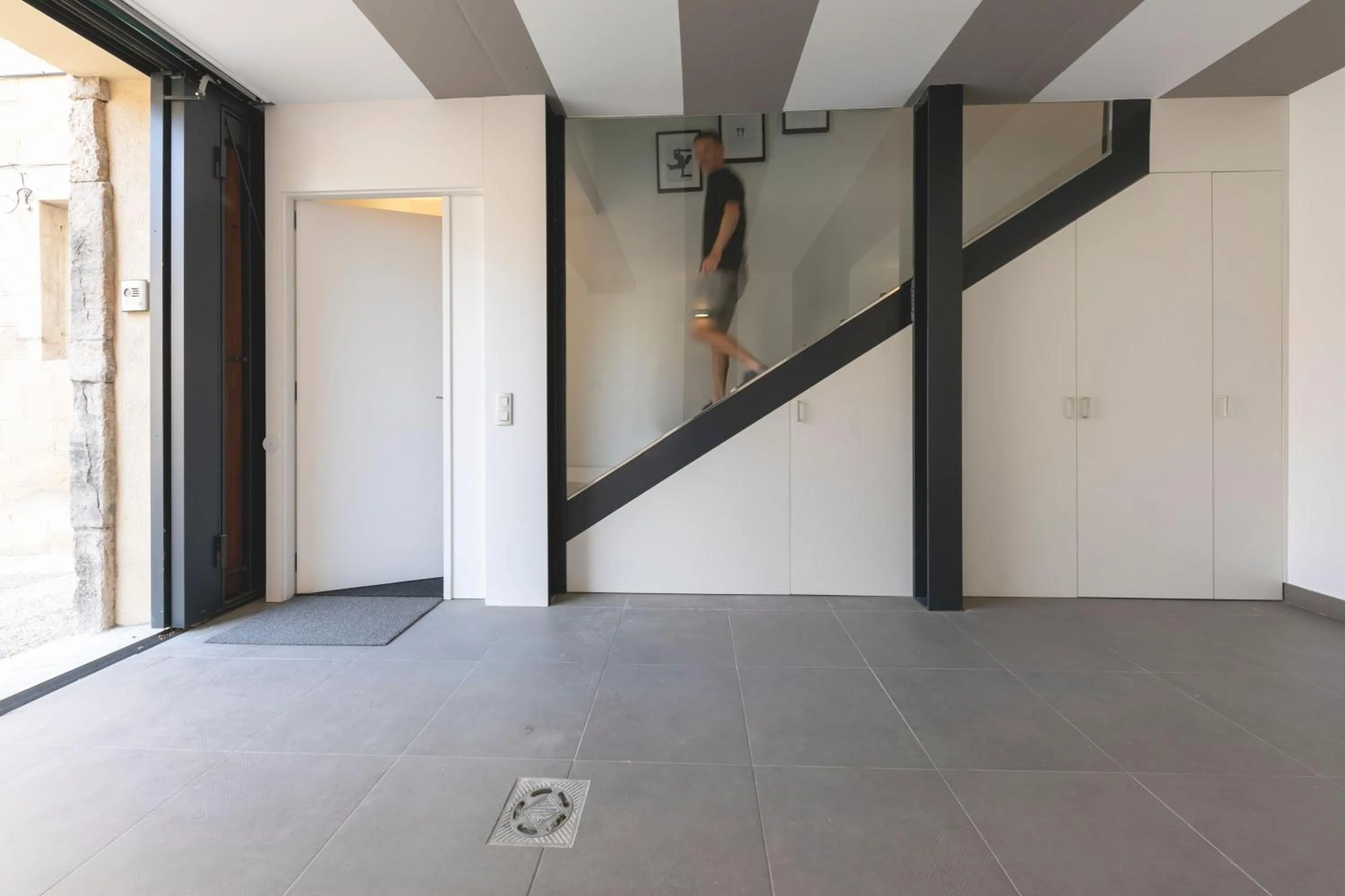 Facade/entrance in Bravissimo Portal Nou, with private garage