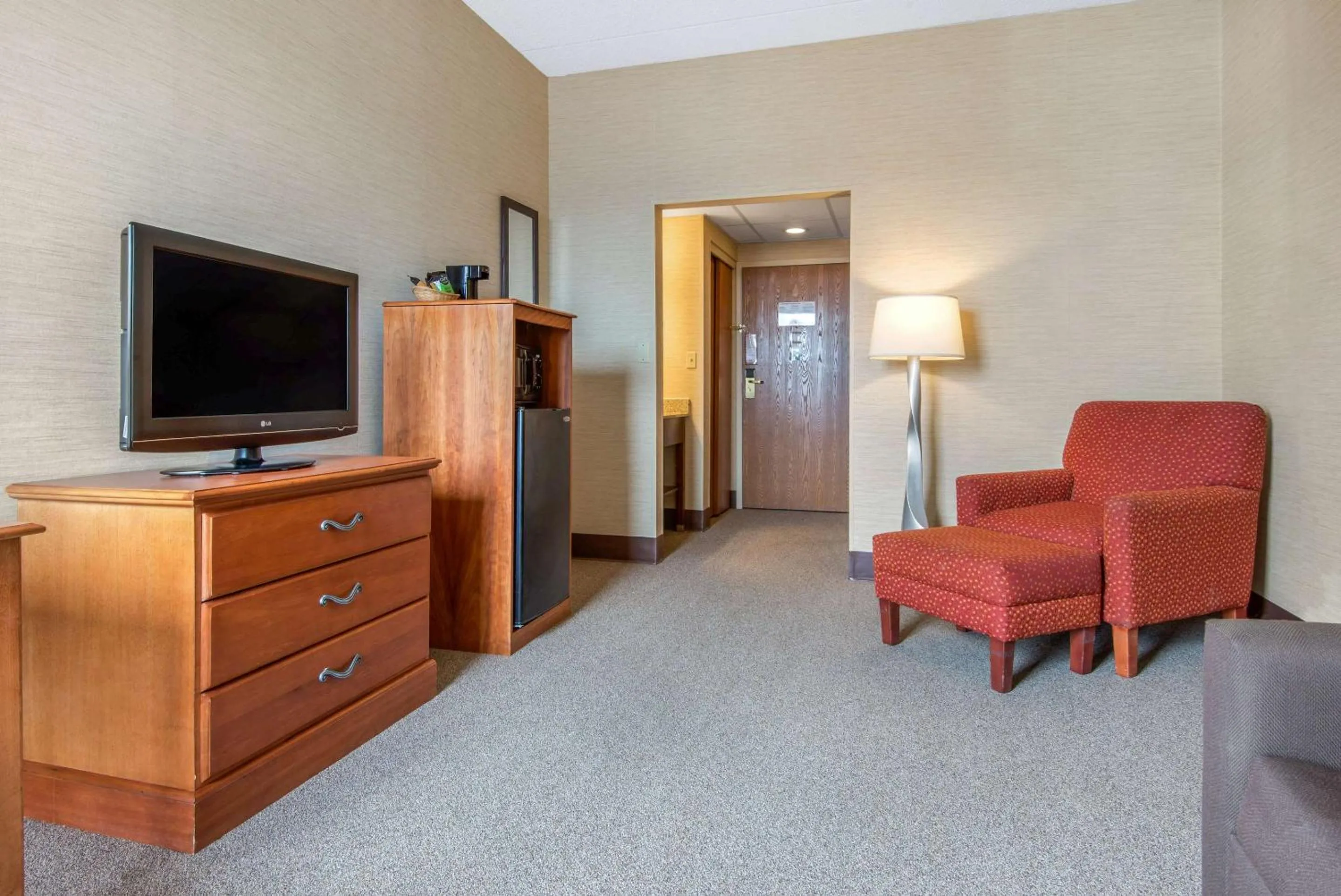 Bedroom in Quality Inn & Suites Mansfield