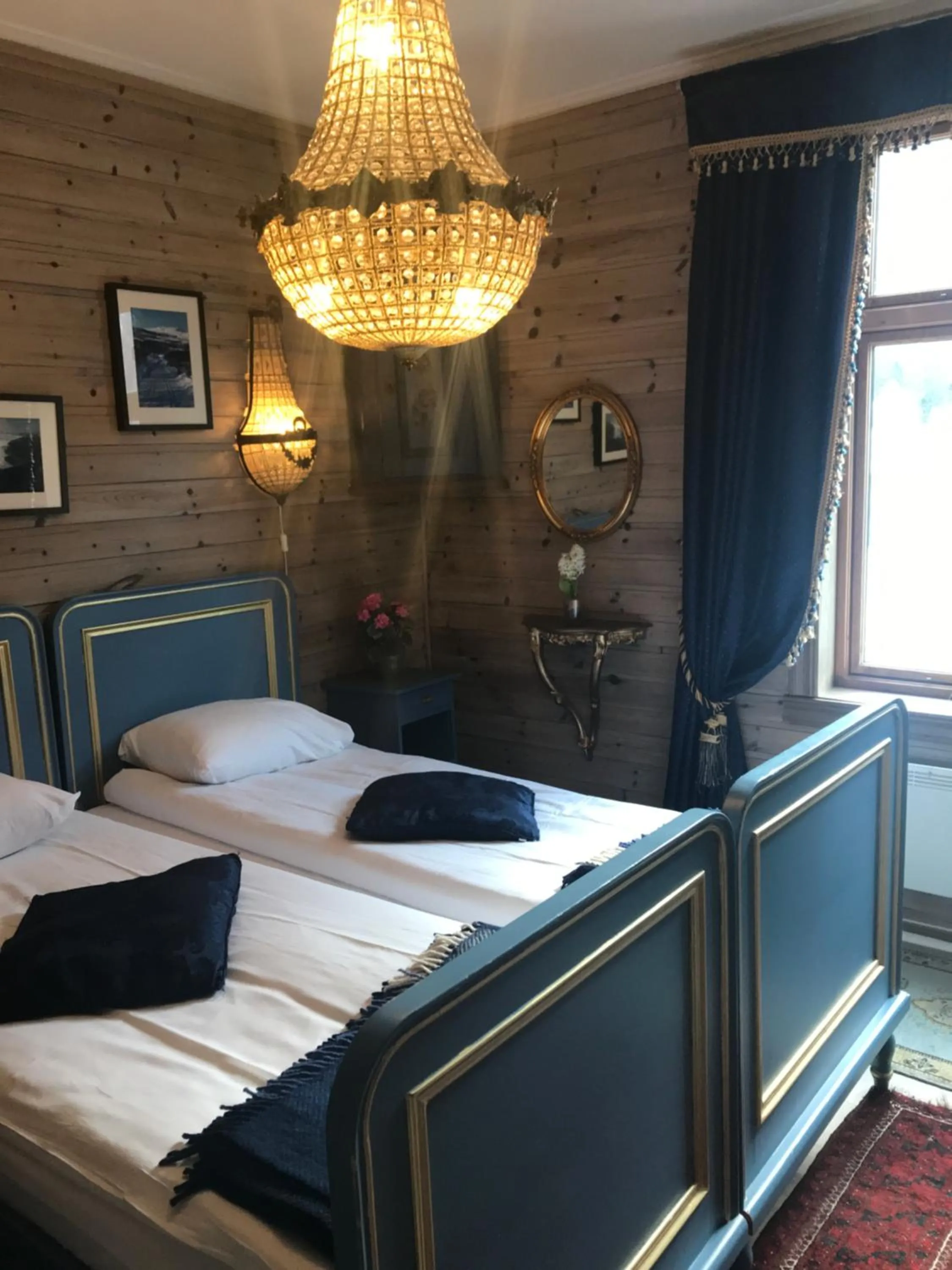 Photo of the whole room, Bed in Eidfjord Gjestgiveri
