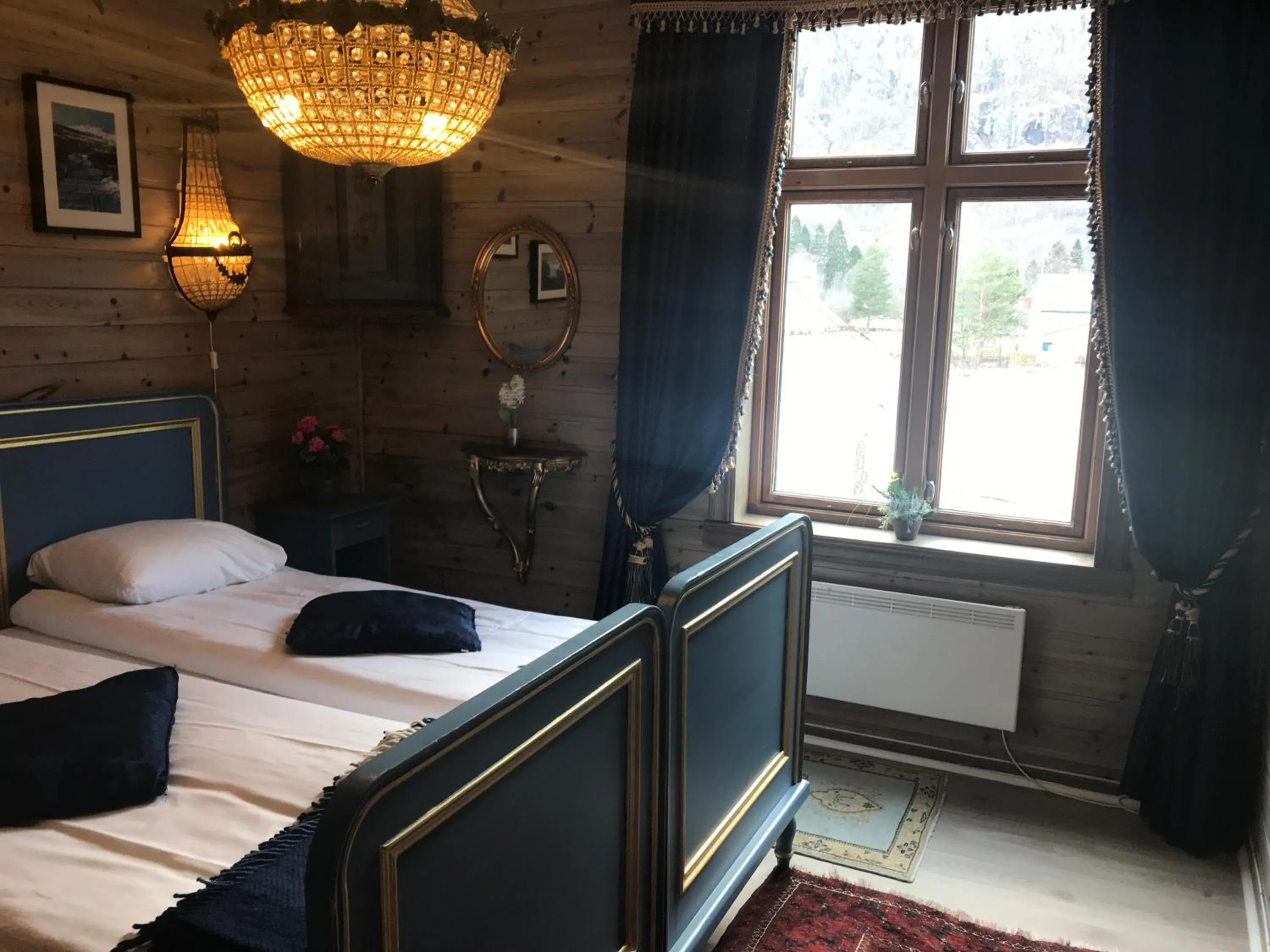 Photo of the whole room, Bed in Eidfjord Gjestgiveri