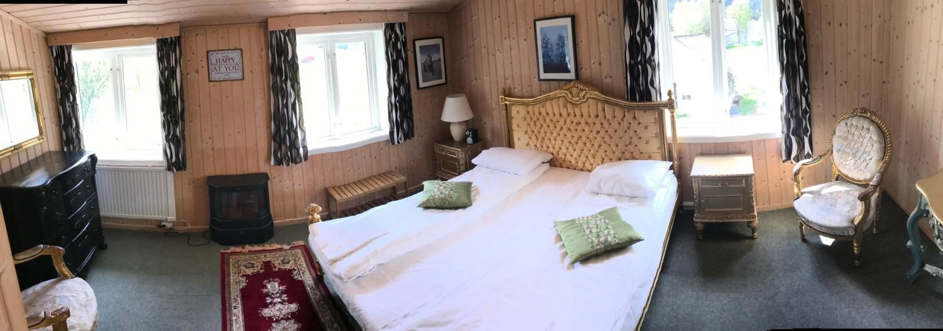Photo of the whole room, Bed in Eidfjord Gjestgiveri