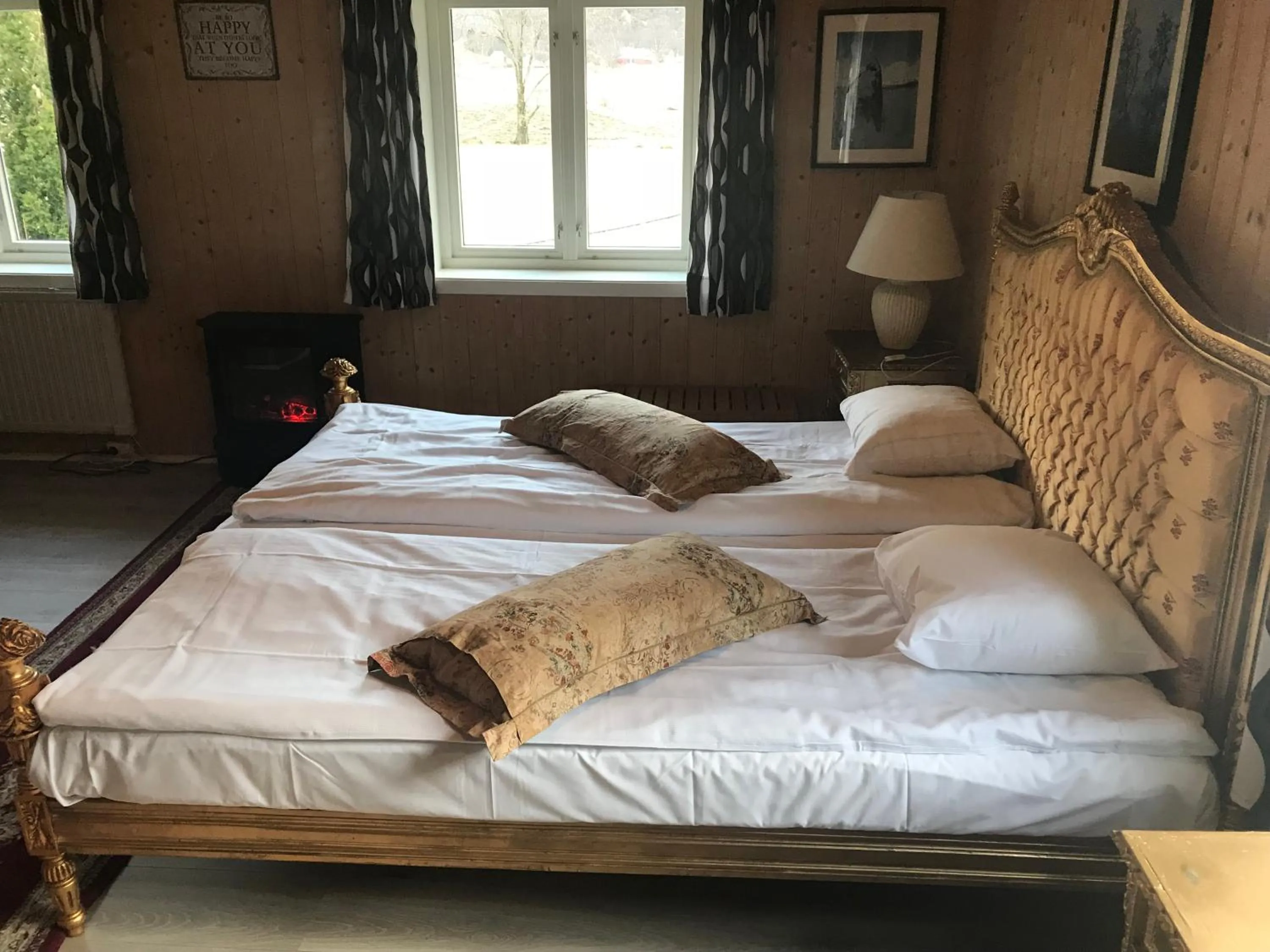 Bed in Eidfjord Gjestgiveri