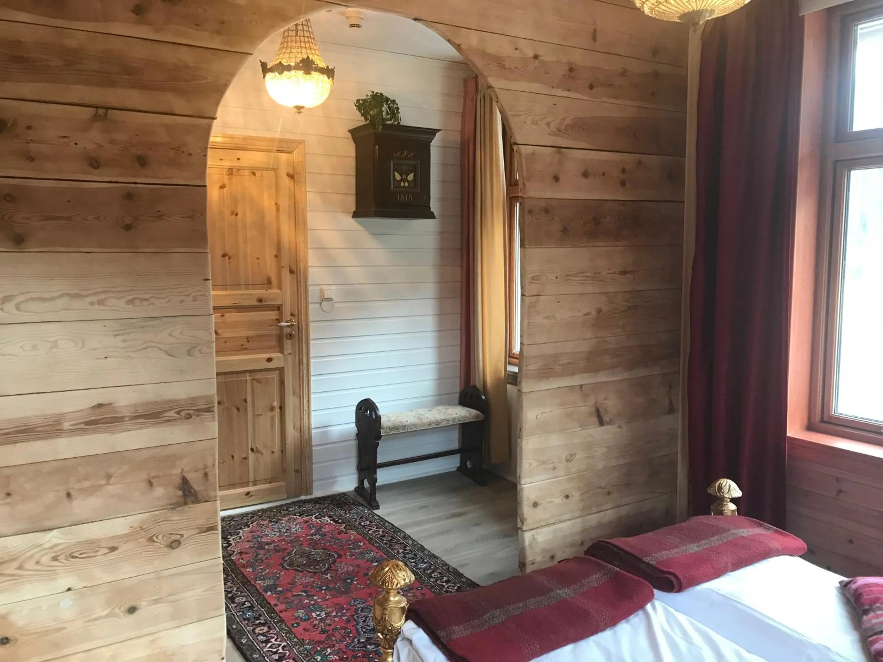 Photo of the whole room, Bed in Eidfjord Gjestgiveri