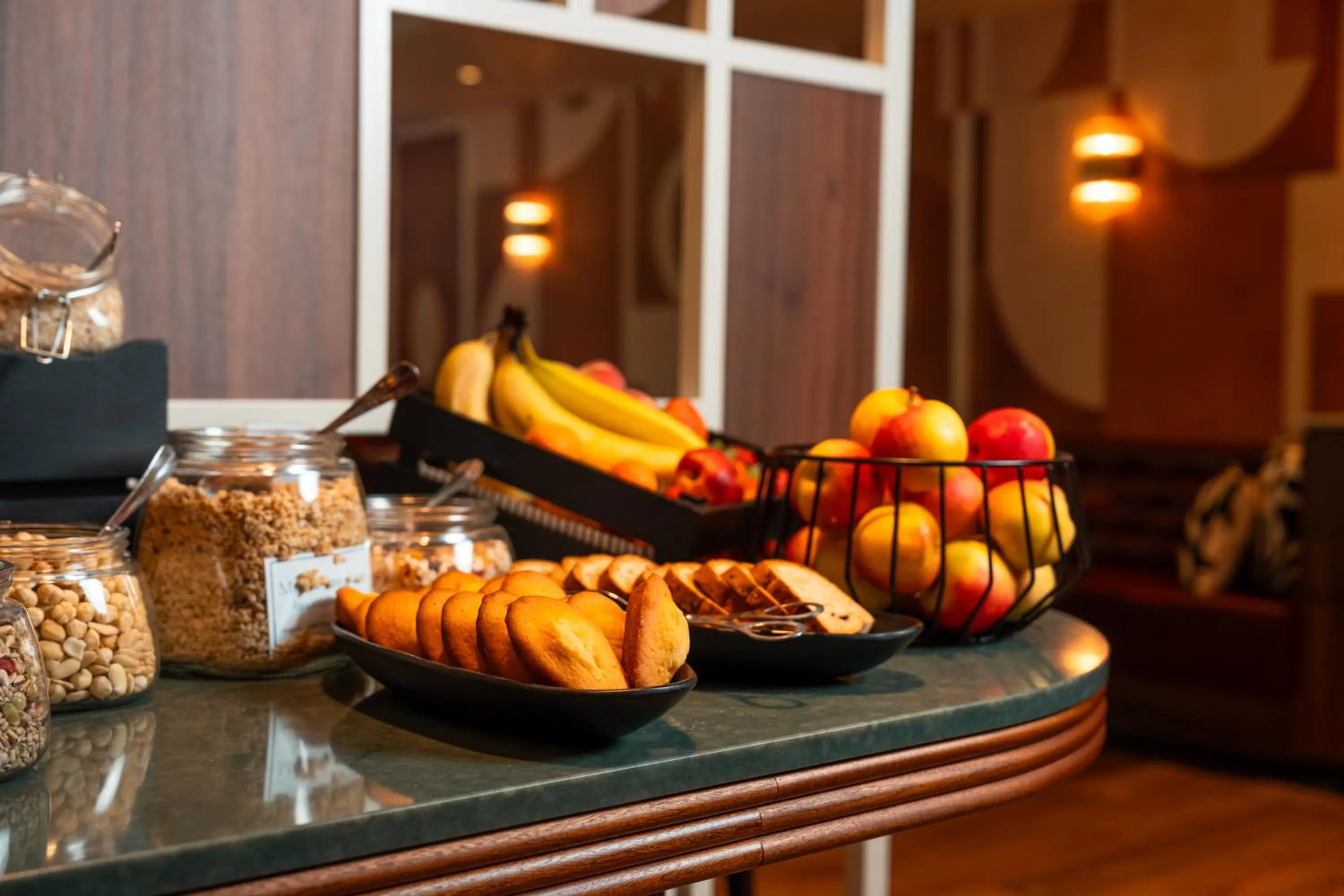 Breakfast in Mercure Caen Cote De Nacre