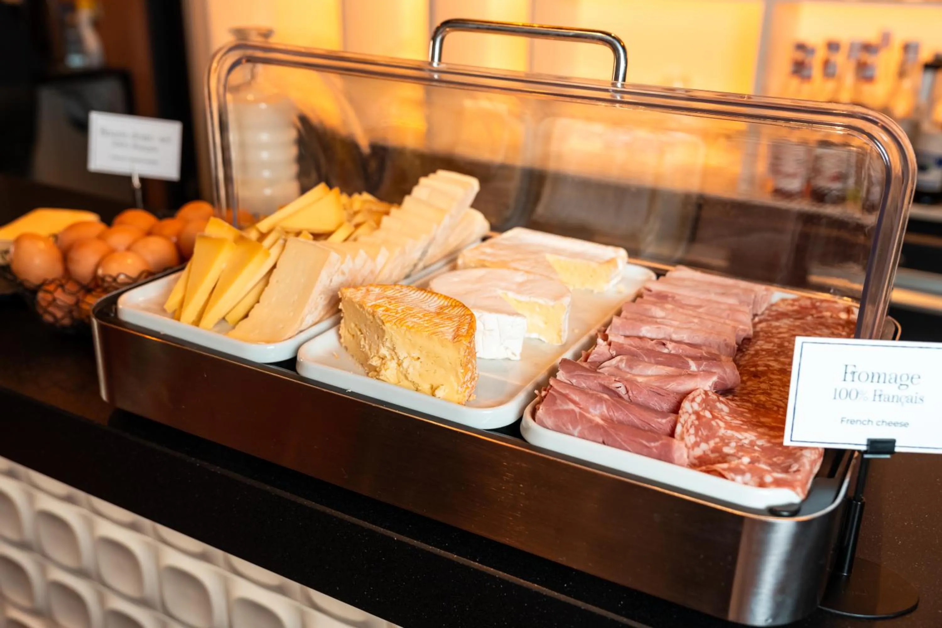 Breakfast in Mercure Caen Cote De Nacre