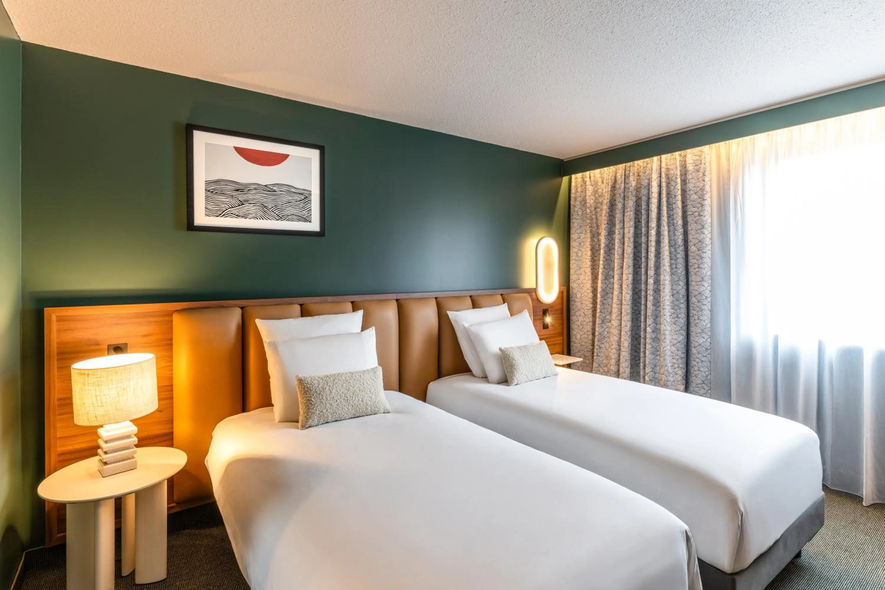 Bedroom, Bed in Mercure Caen Cote De Nacre