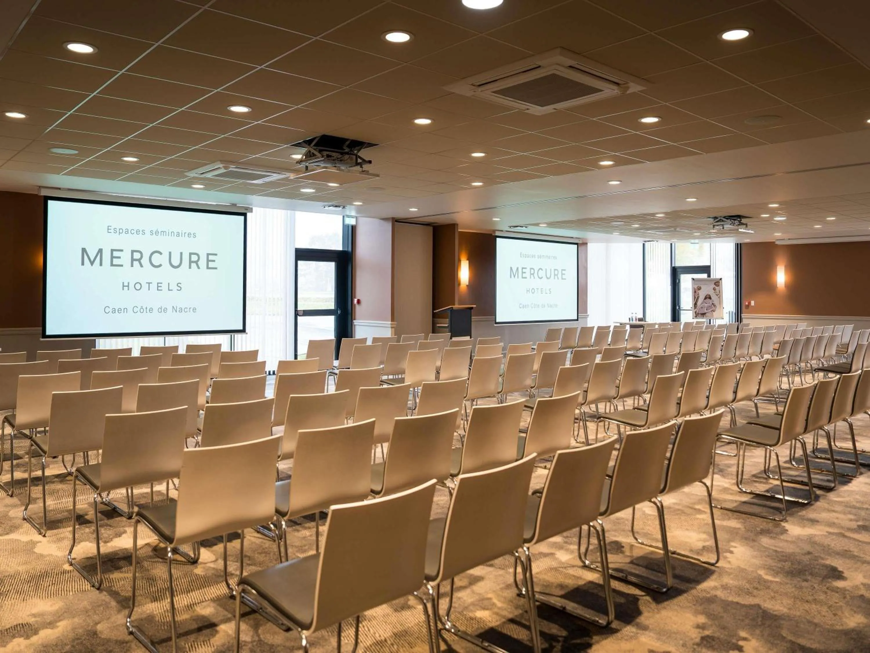 Meeting/conference room in Mercure Caen Cote De Nacre