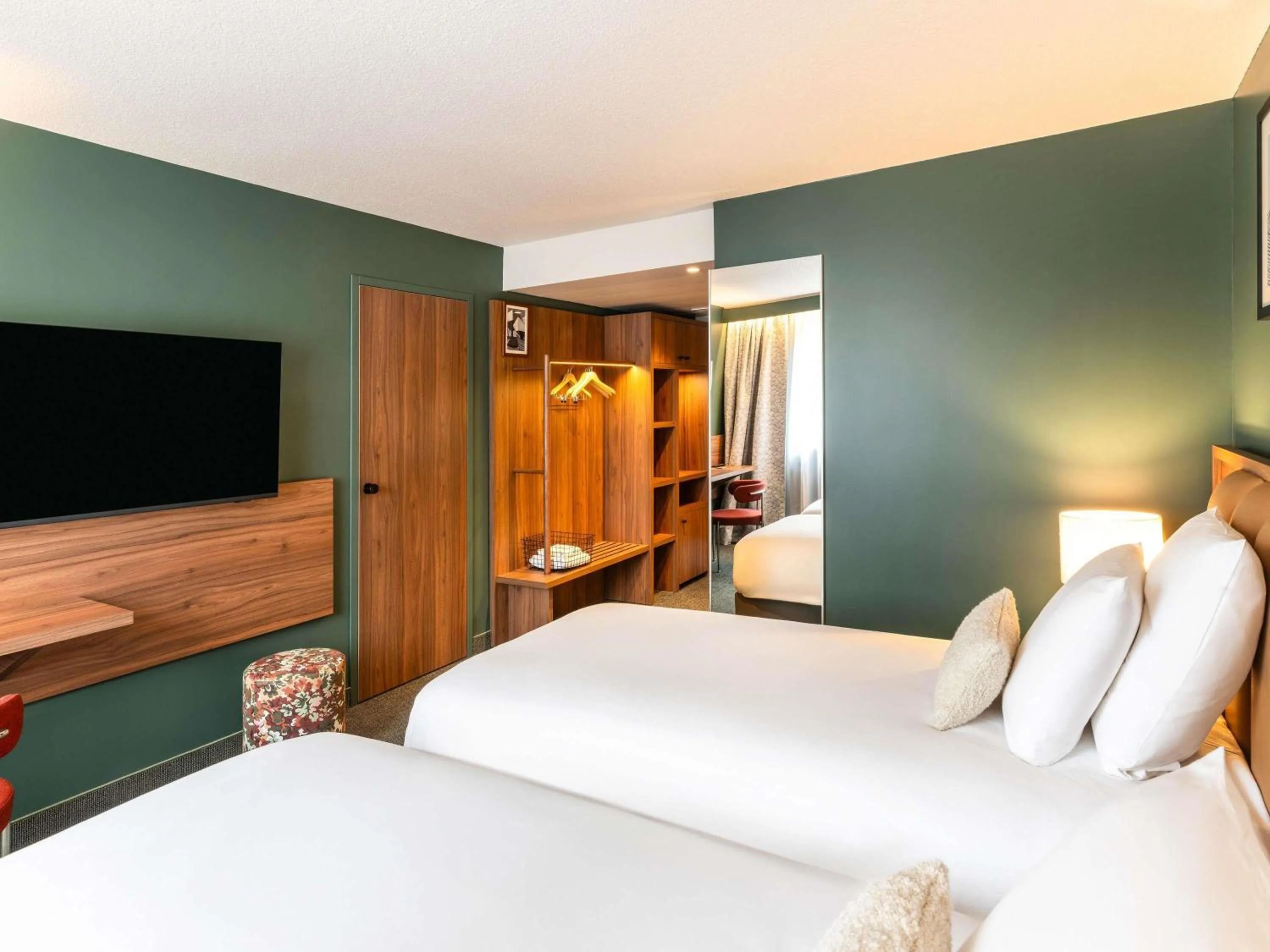 Bedroom, Bed in Mercure Caen Cote De Nacre