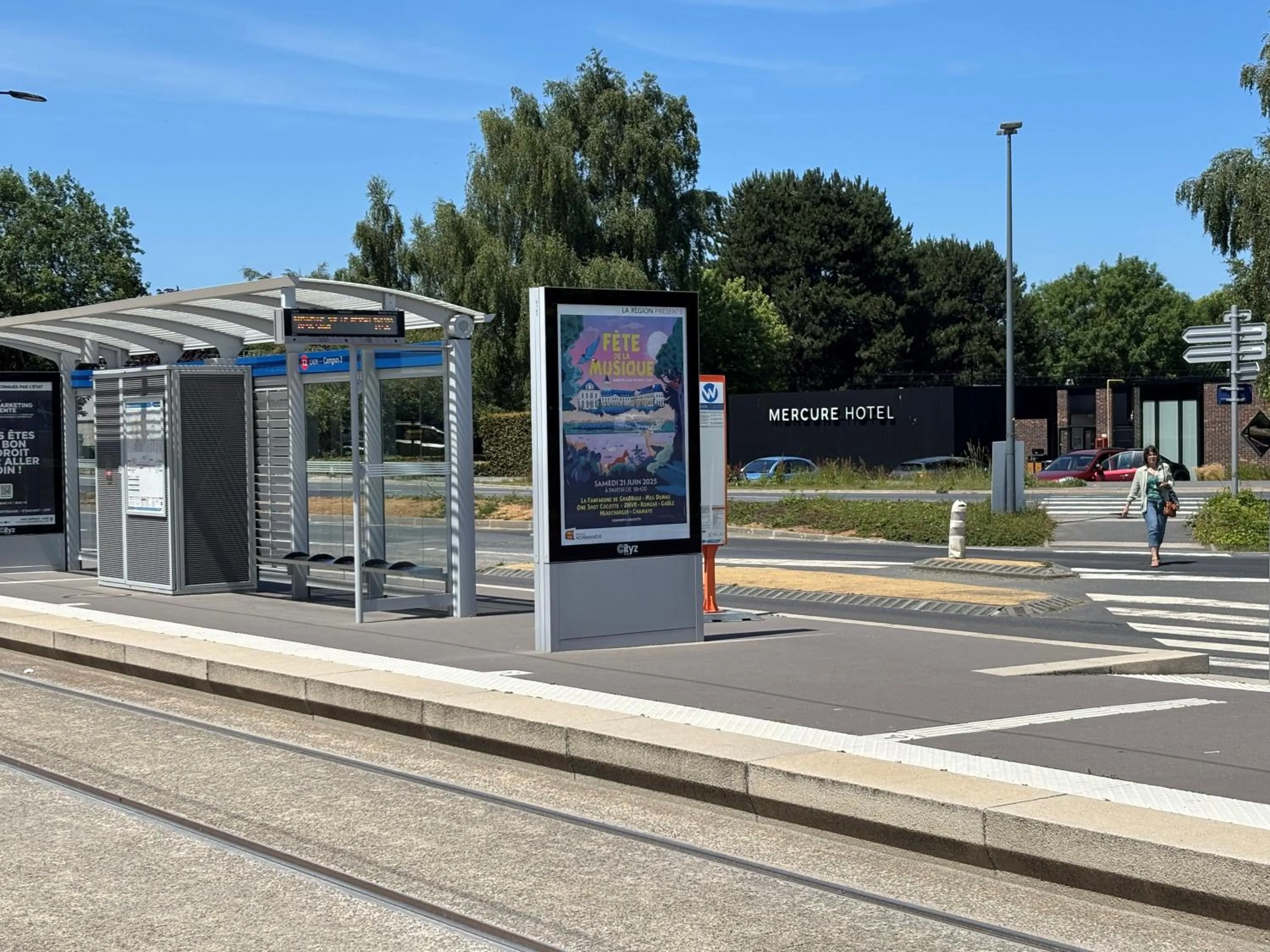 Facade/entrance in Mercure Caen Cote De Nacre