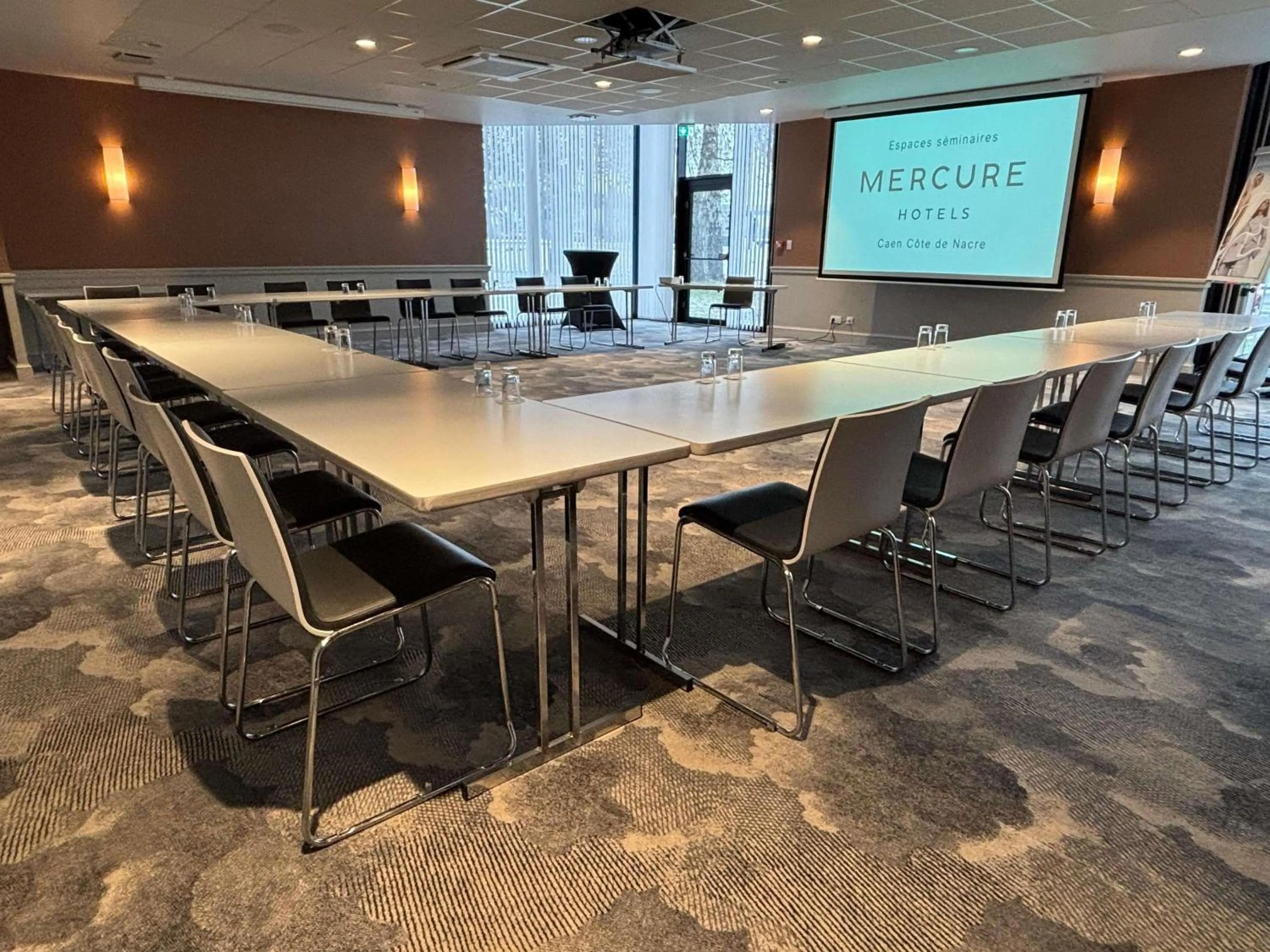 Meeting/conference room in Mercure Caen Cote De Nacre