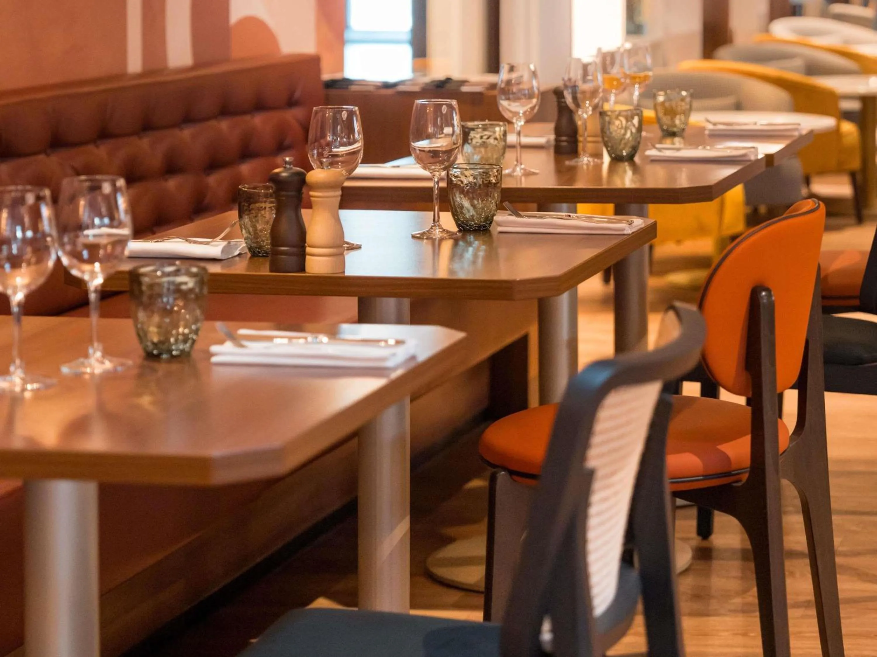 Restaurant/places to eat in Mercure Caen Cote De Nacre