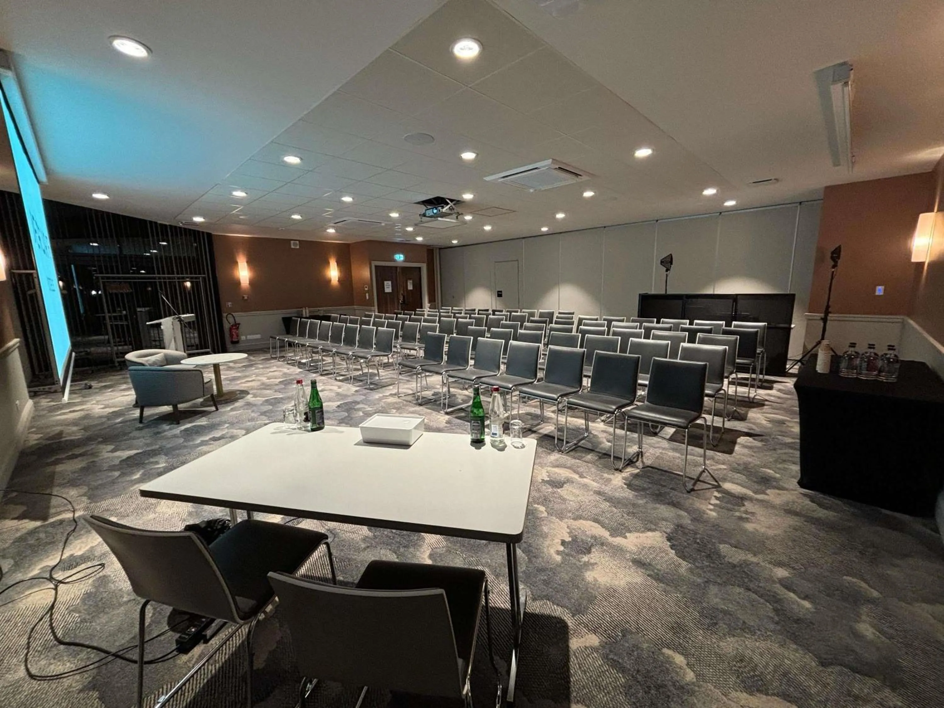 Meeting/conference room in Mercure Caen Cote De Nacre