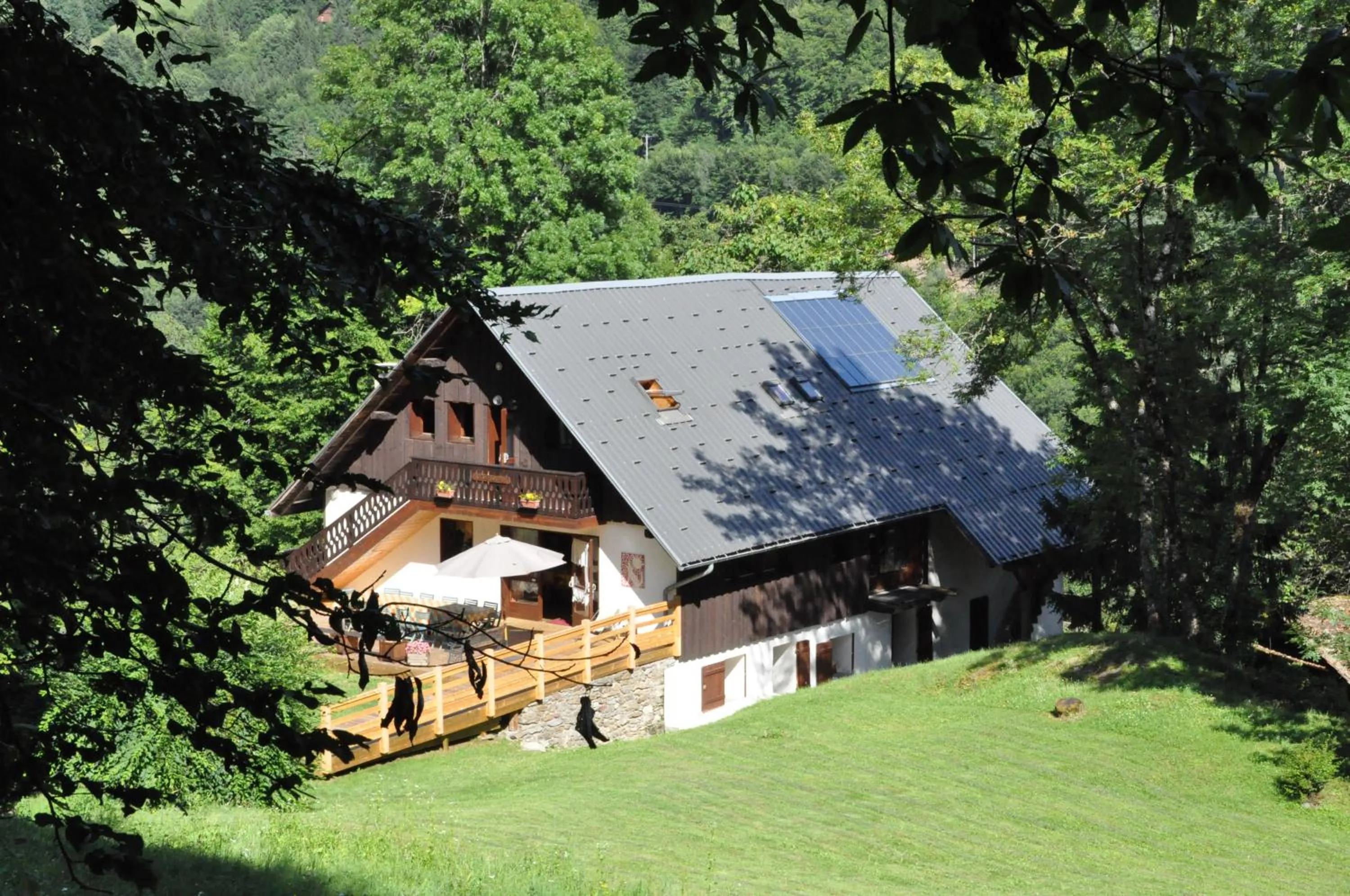 Property building in La Grange Aux Loups