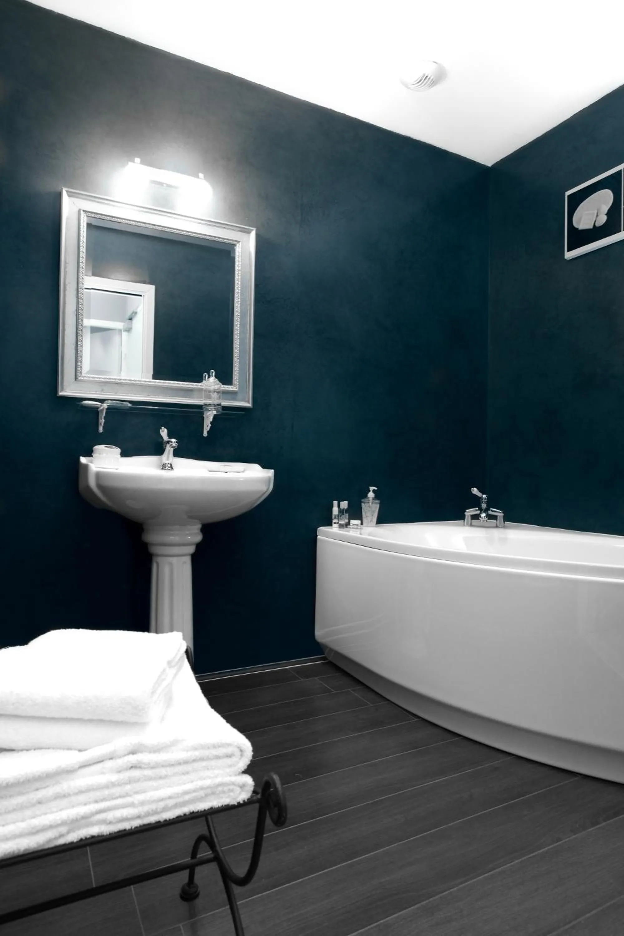 Bathroom, Bed in Le Mas Des Bories - Grand Perigueux