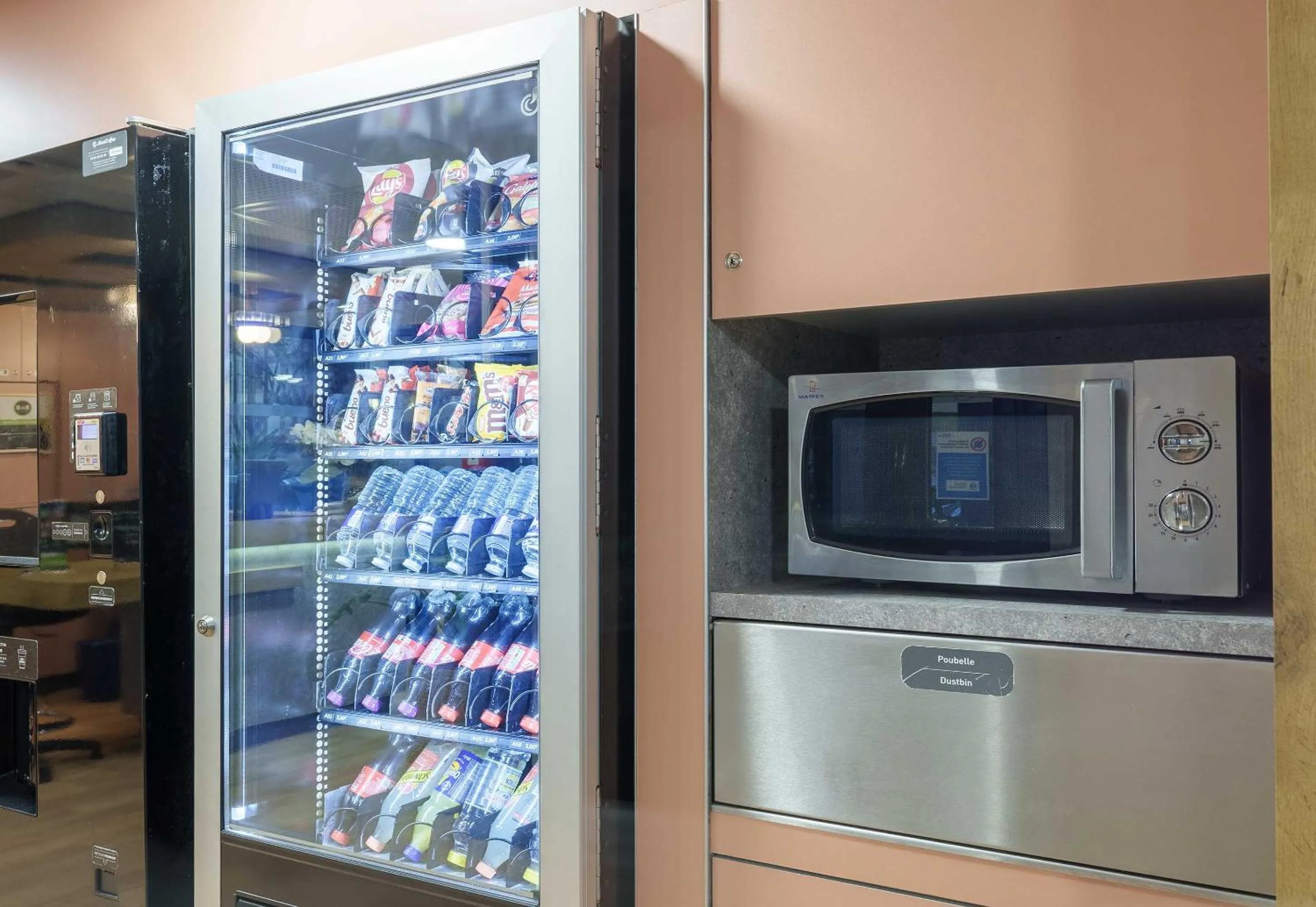 Lobby or reception in B&B HOTEL Troyes Centre