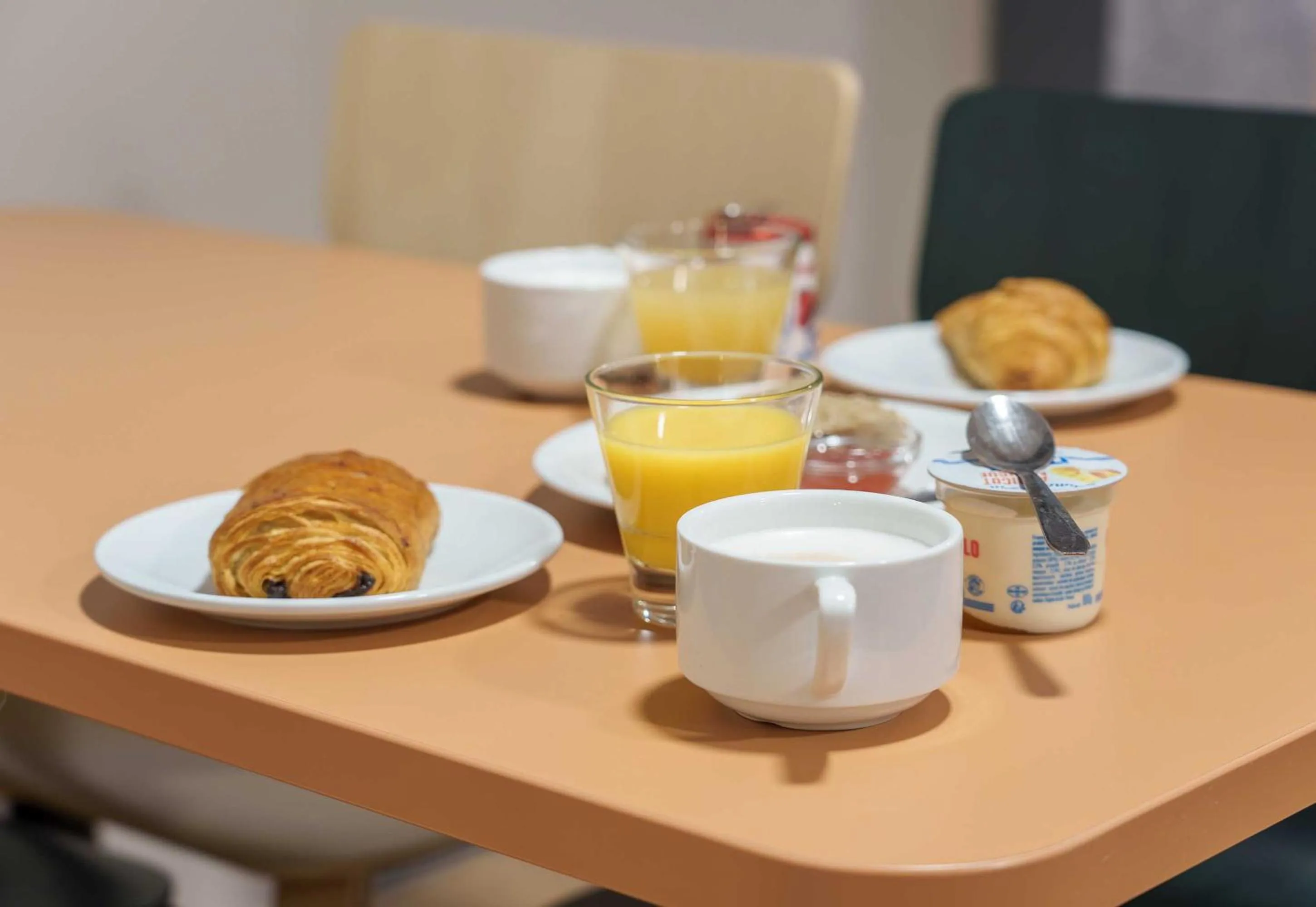 Breakfast in B&B HOTEL Troyes Centre