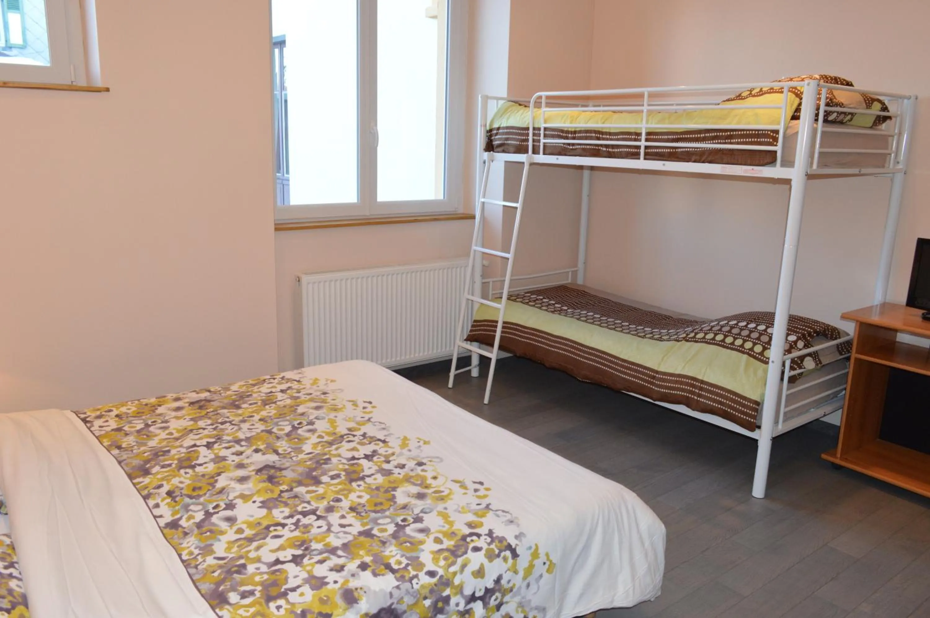 bunk bed, Bed in Hôtel Timgad