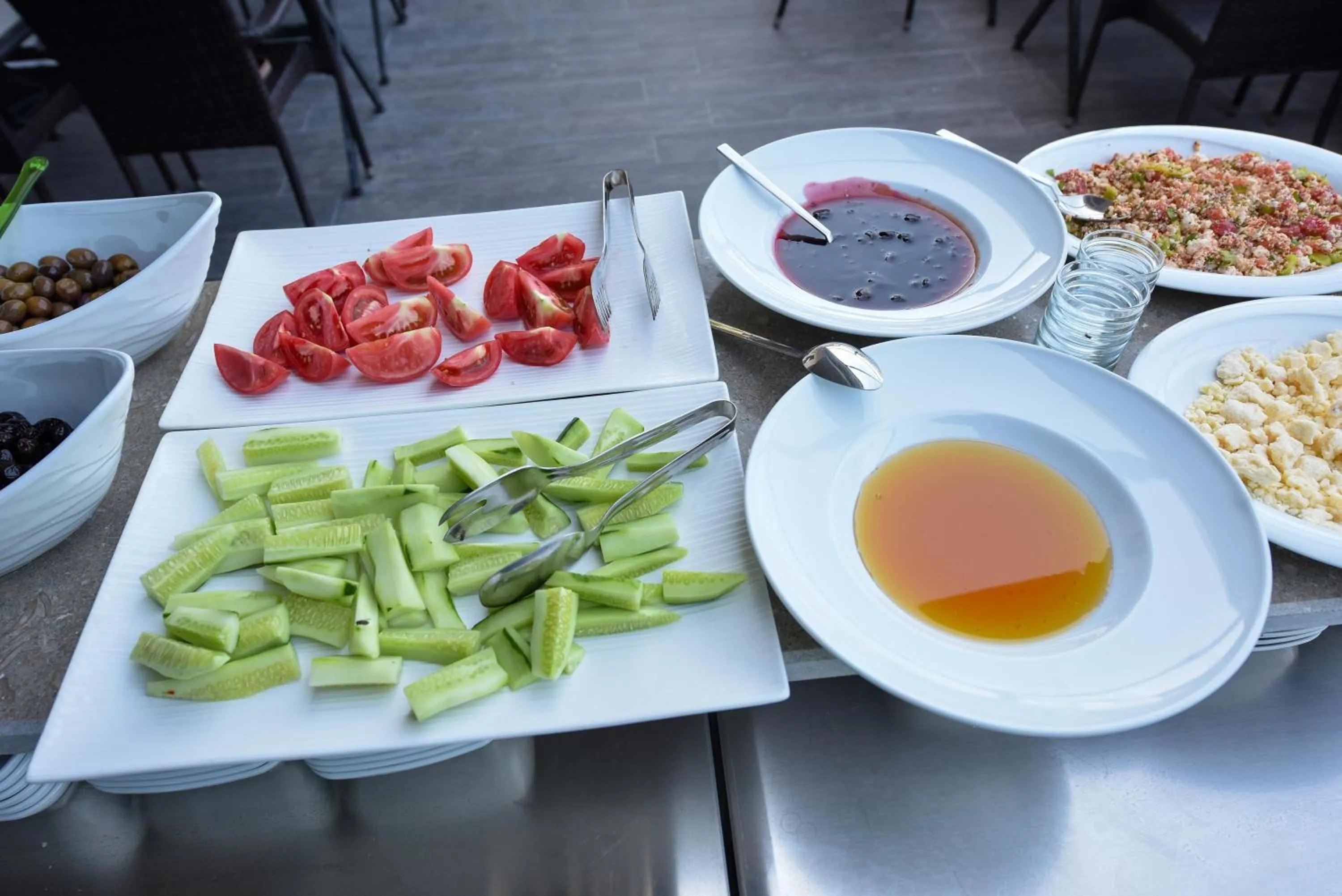 Restaurant/places to eat in Lidya Hotel