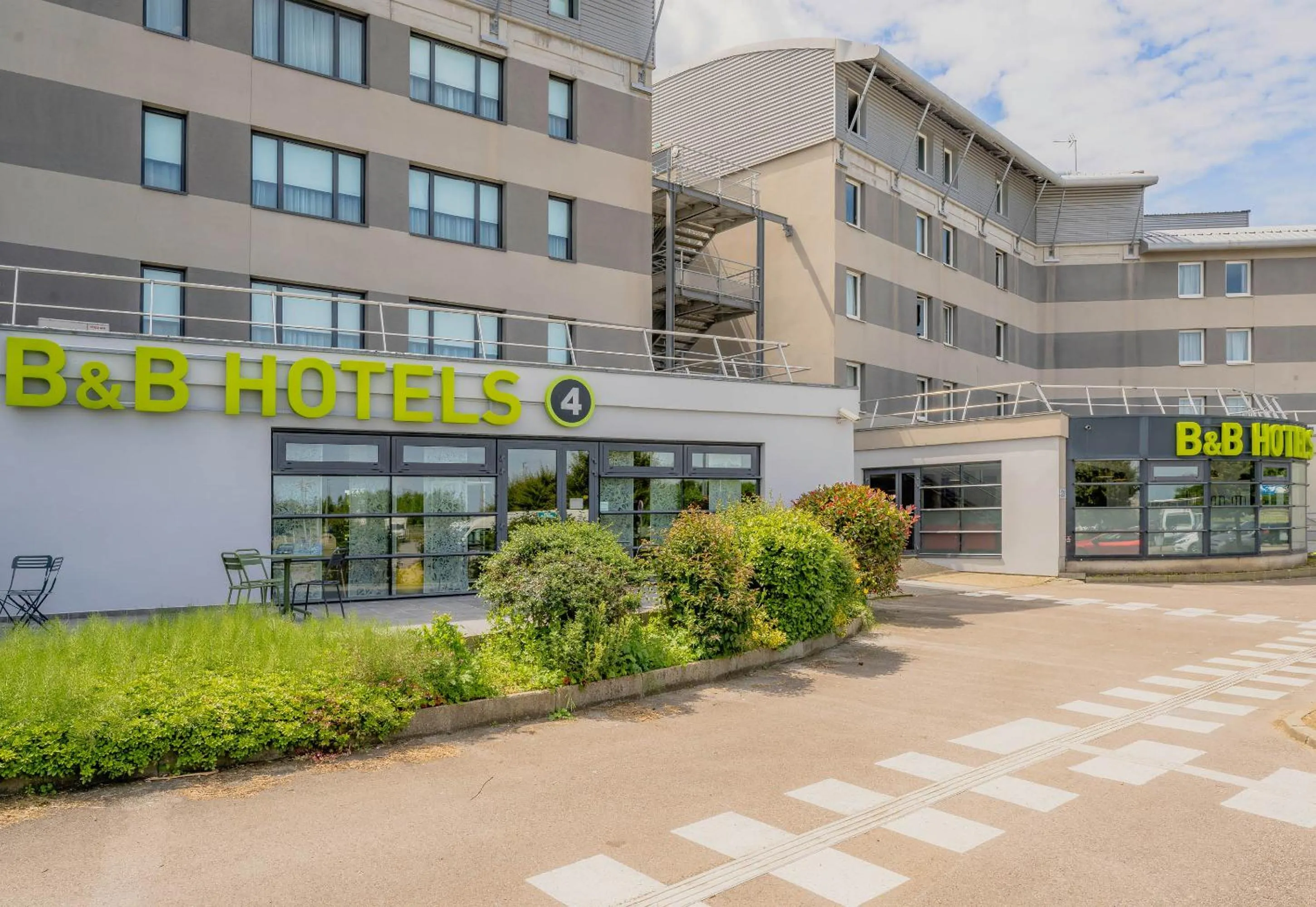 Property building in B&B HOTEL Calais Terminal Cité Europe 4 étoiles