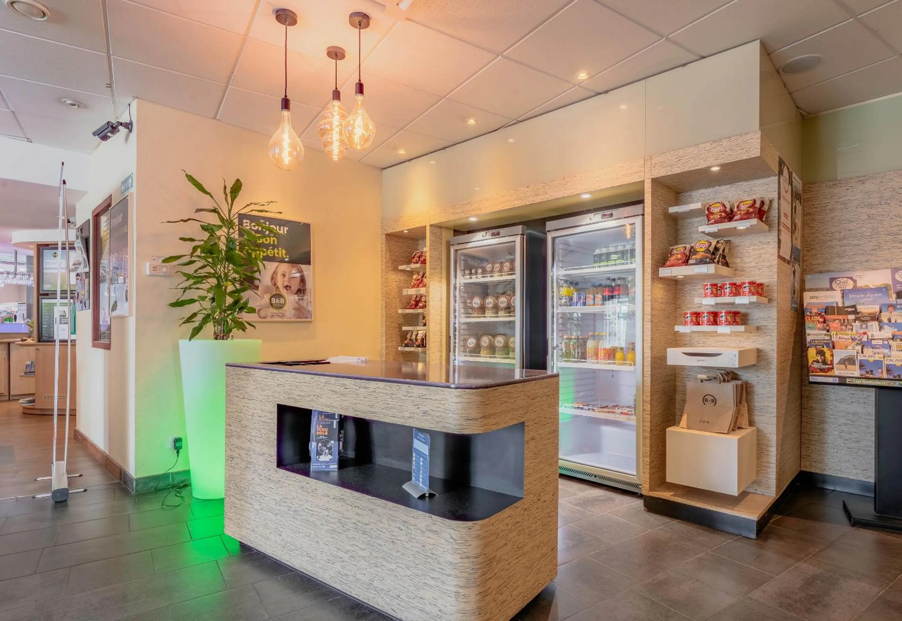 Food and drinks in B&B HOTEL Calais Terminal Cité Europe 4 étoiles