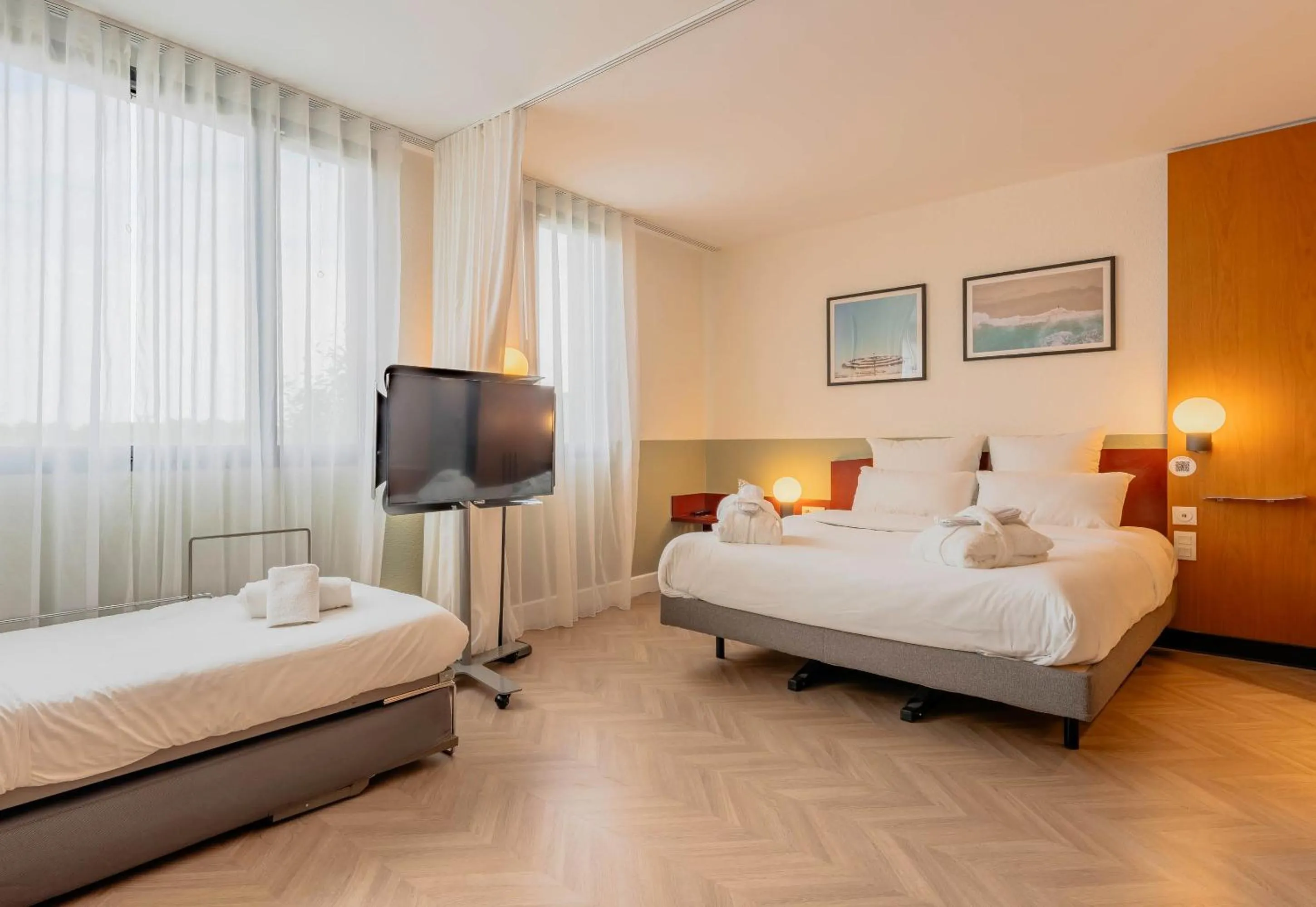 Bedroom, Bed in B&B HOTEL Calais Terminal Cité Europe 4 étoiles