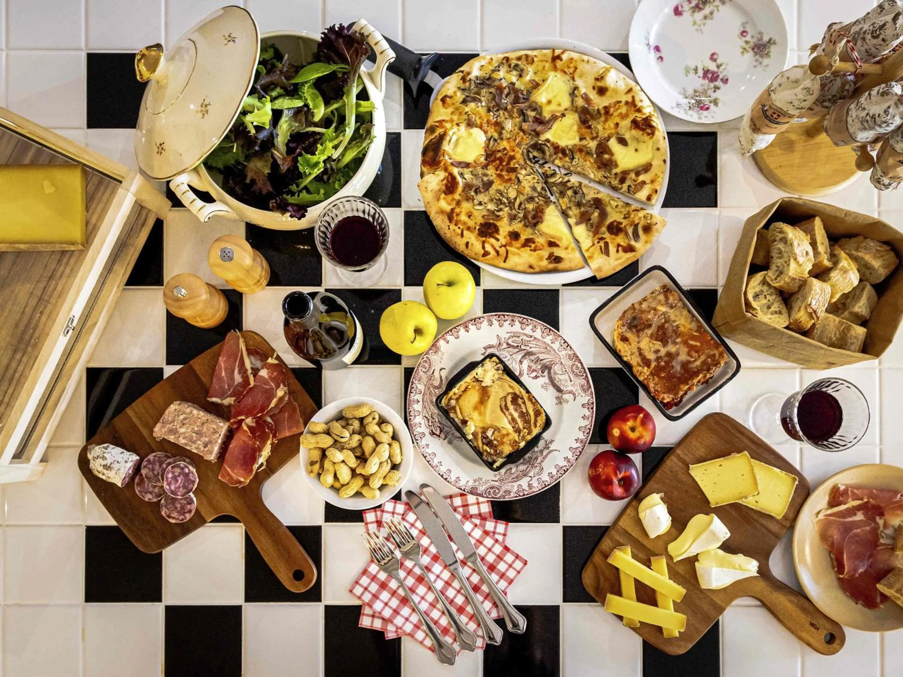 Restaurant/places to eat in greet hôtel Annecy Cran-Gevrier by Accor