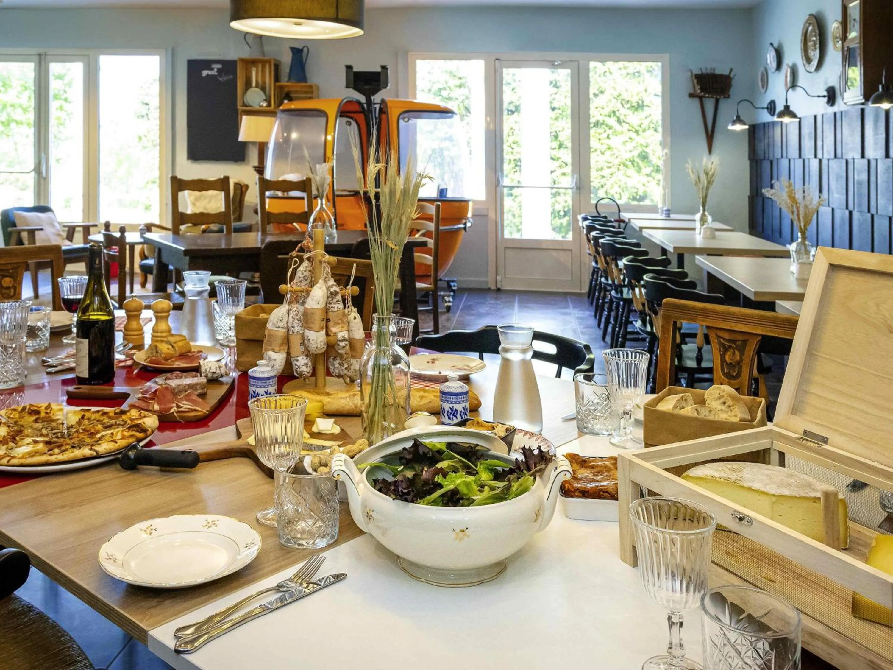 Restaurant/places to eat in greet hôtel Annecy Cran-Gevrier by Accor