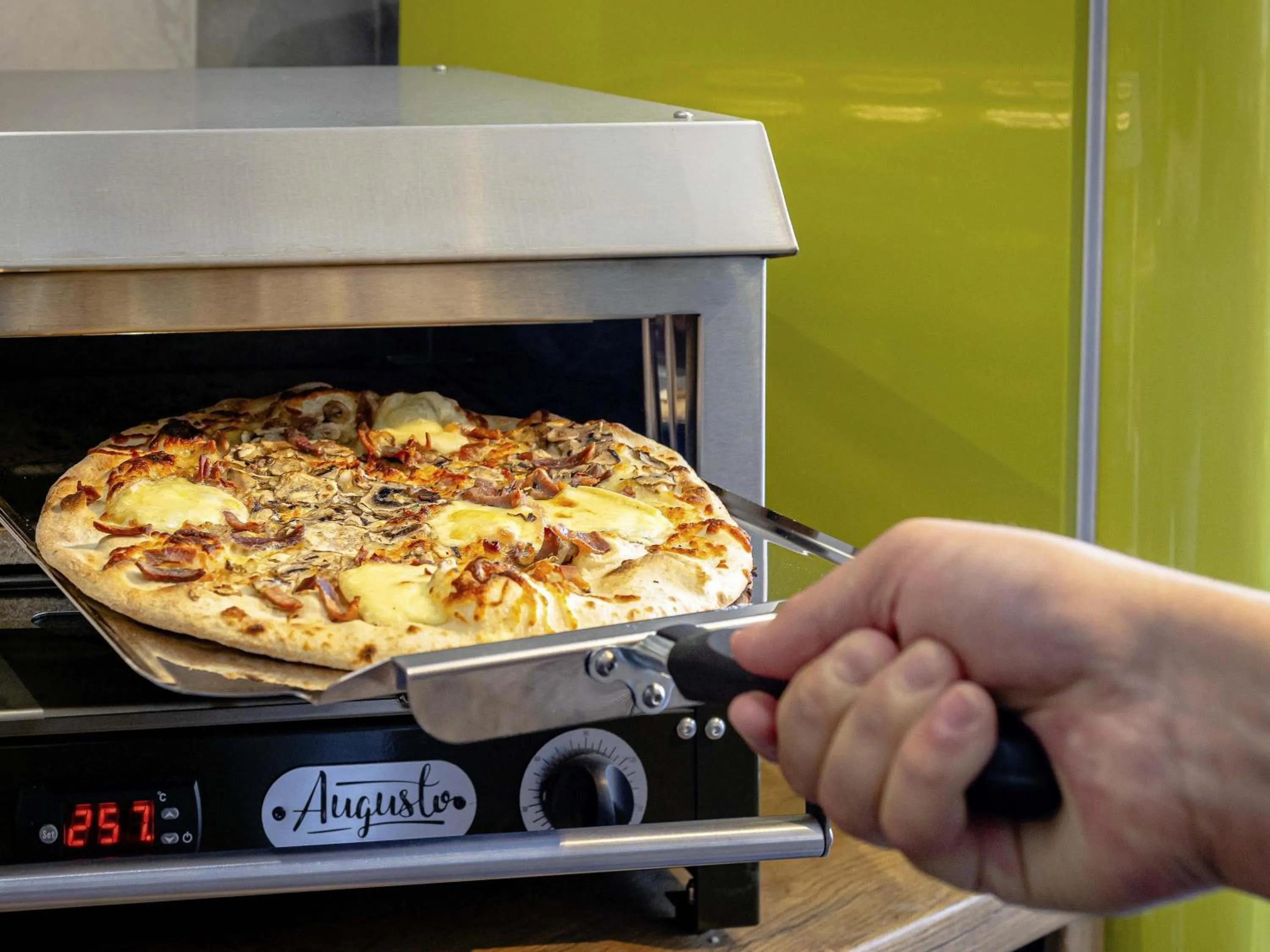 Restaurant/places to eat in greet hôtel Annecy Cran-Gevrier by Accor