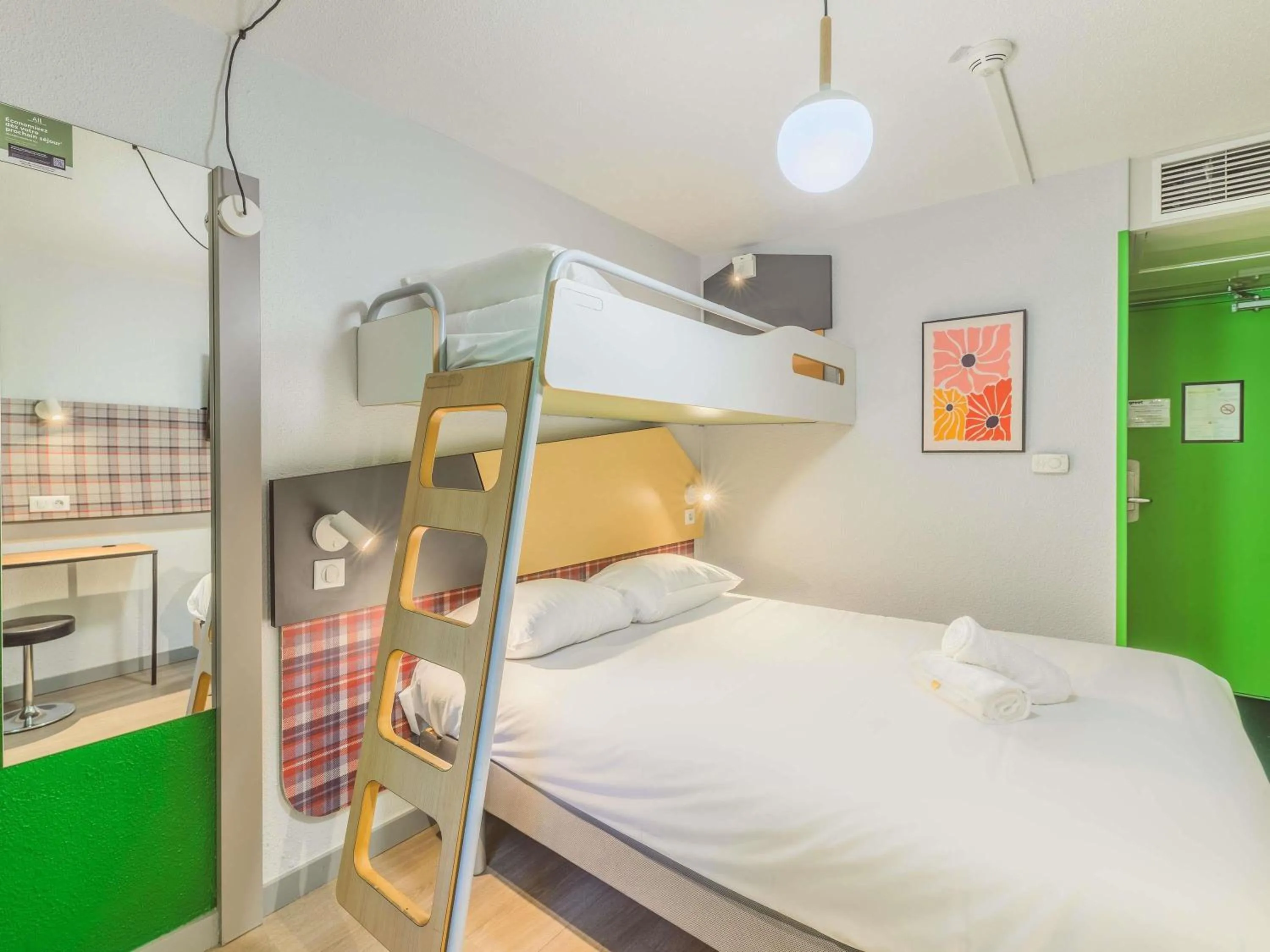 Bedroom, Bed in greet hôtel Annecy Cran-Gevrier by Accor