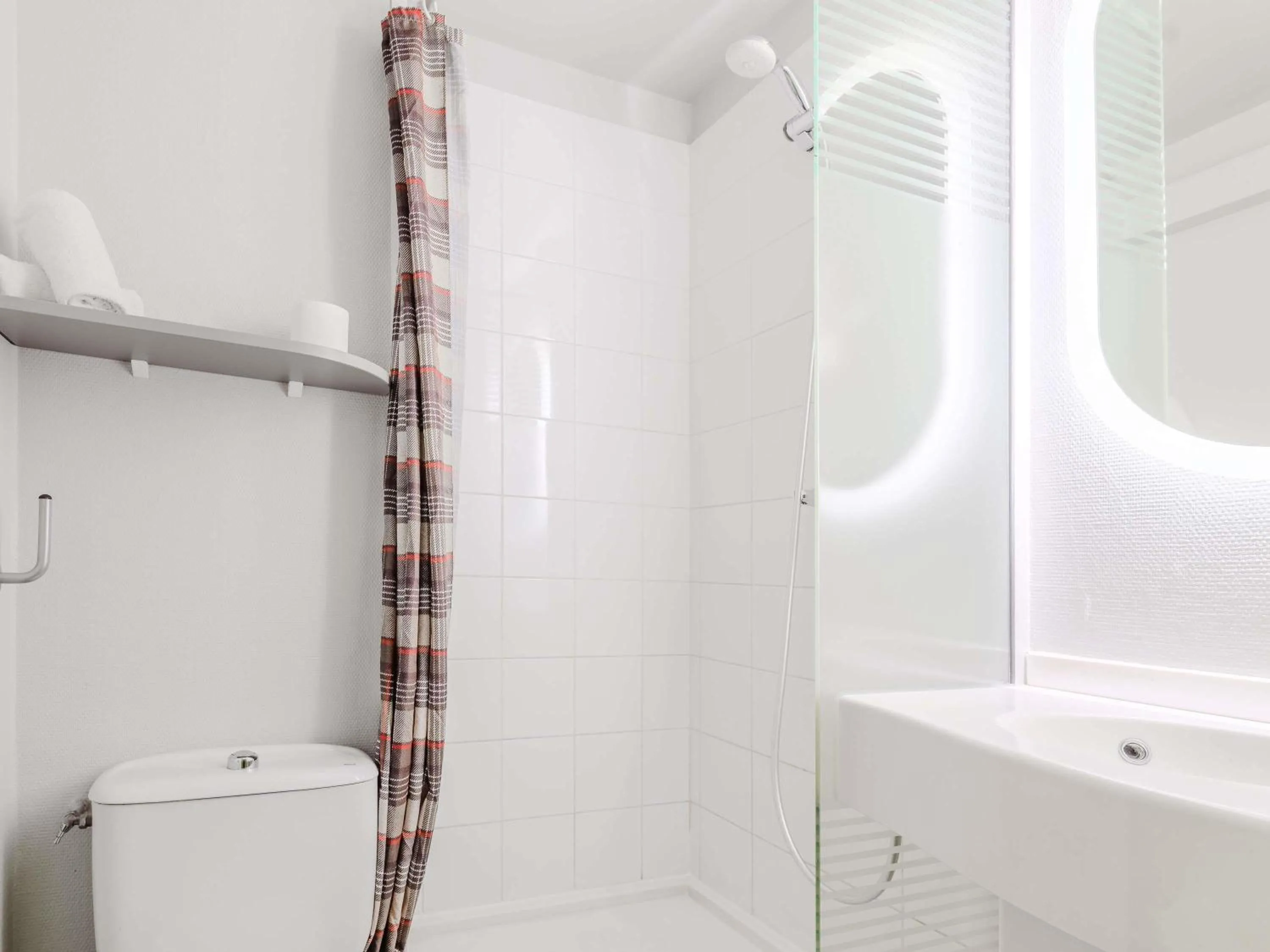 Bedroom in greet hôtel Annecy Cran-Gevrier by Accor