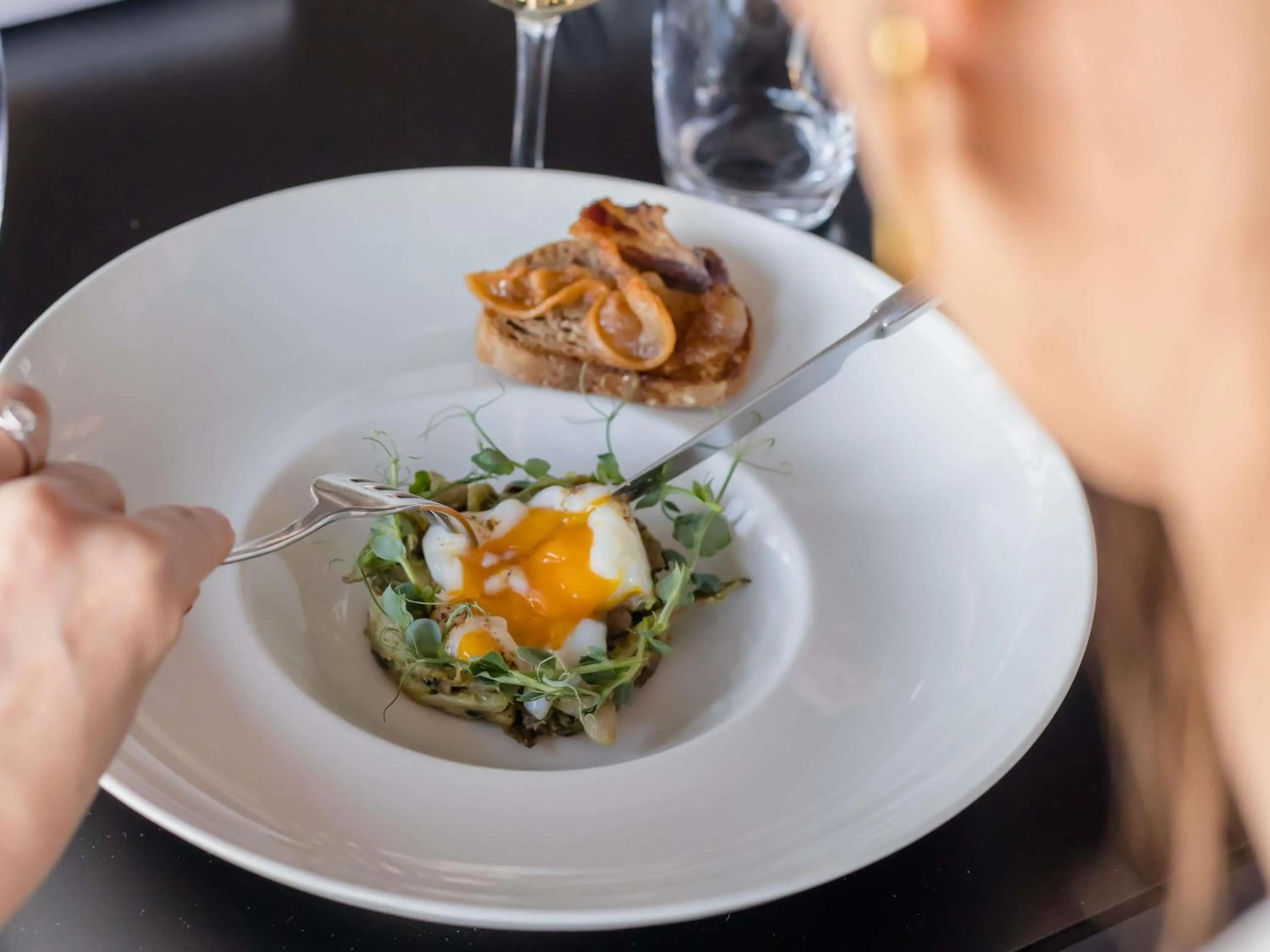 Restaurant/places to eat in Novotel Marseille Vieux Port