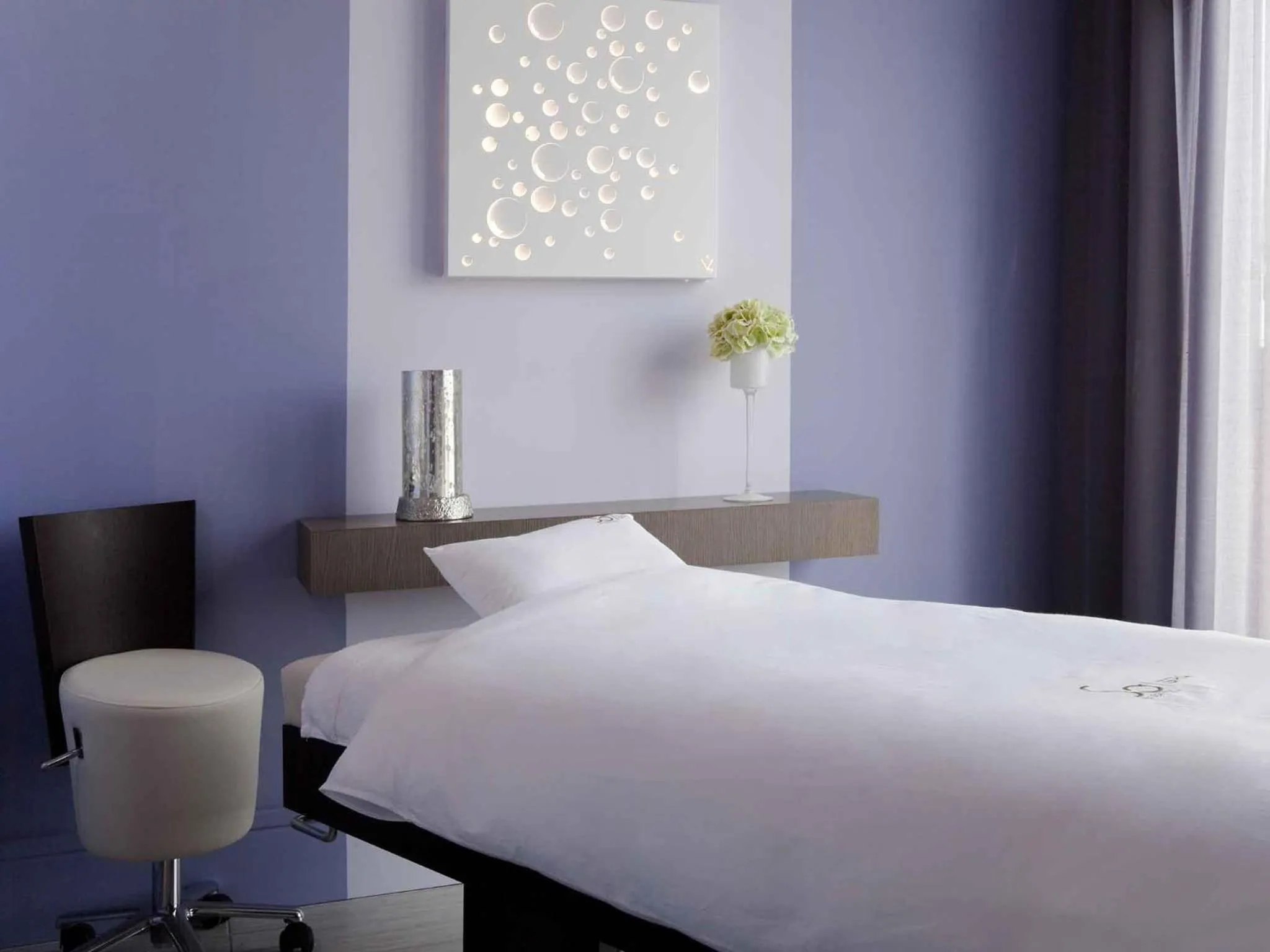 Spa and wellness centre/facilities, Bed in Novotel Marseille Vieux Port