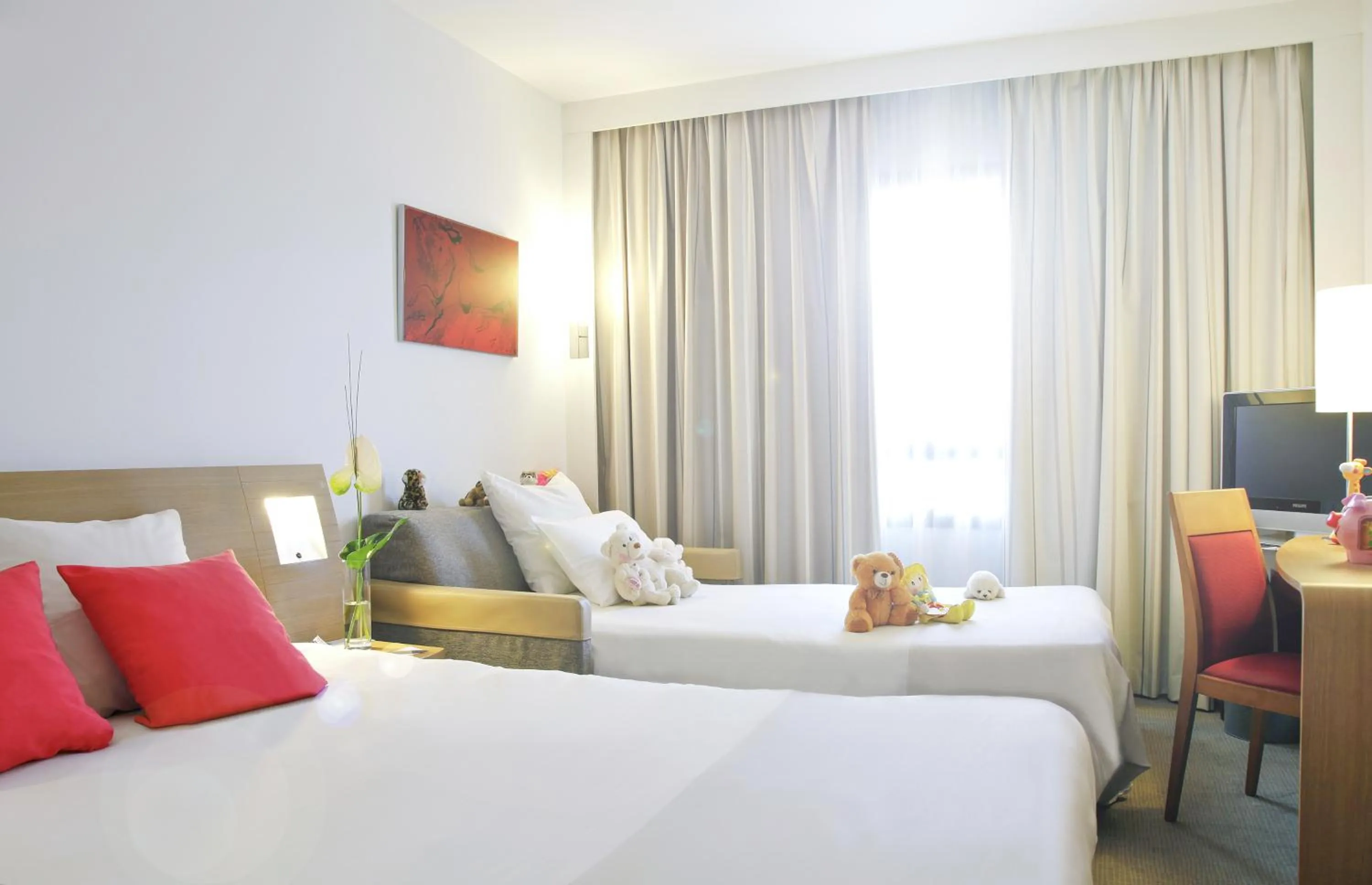 Bed in Novotel Marseille Vieux Port