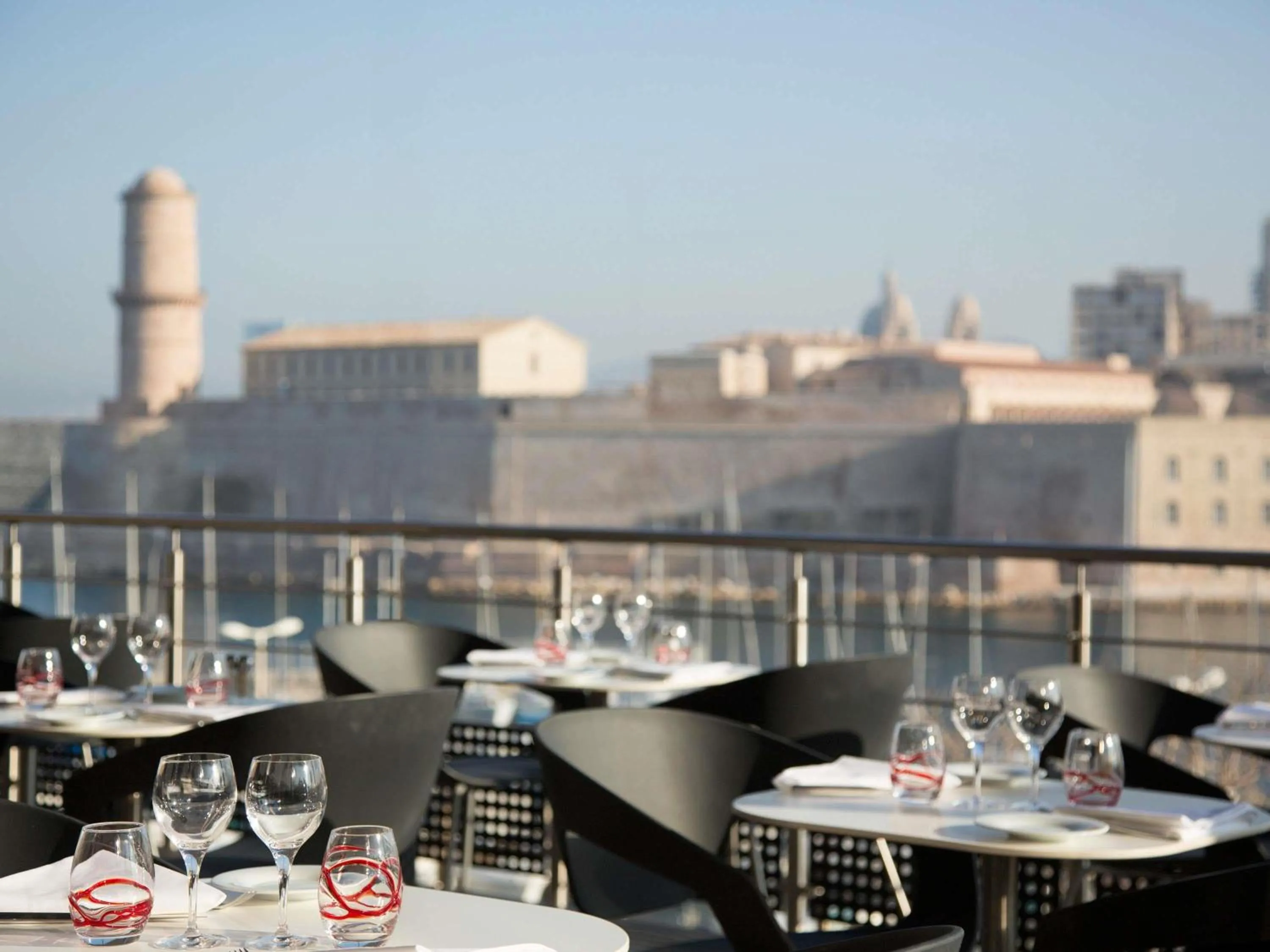 Restaurant/places to eat in Novotel Marseille Vieux Port