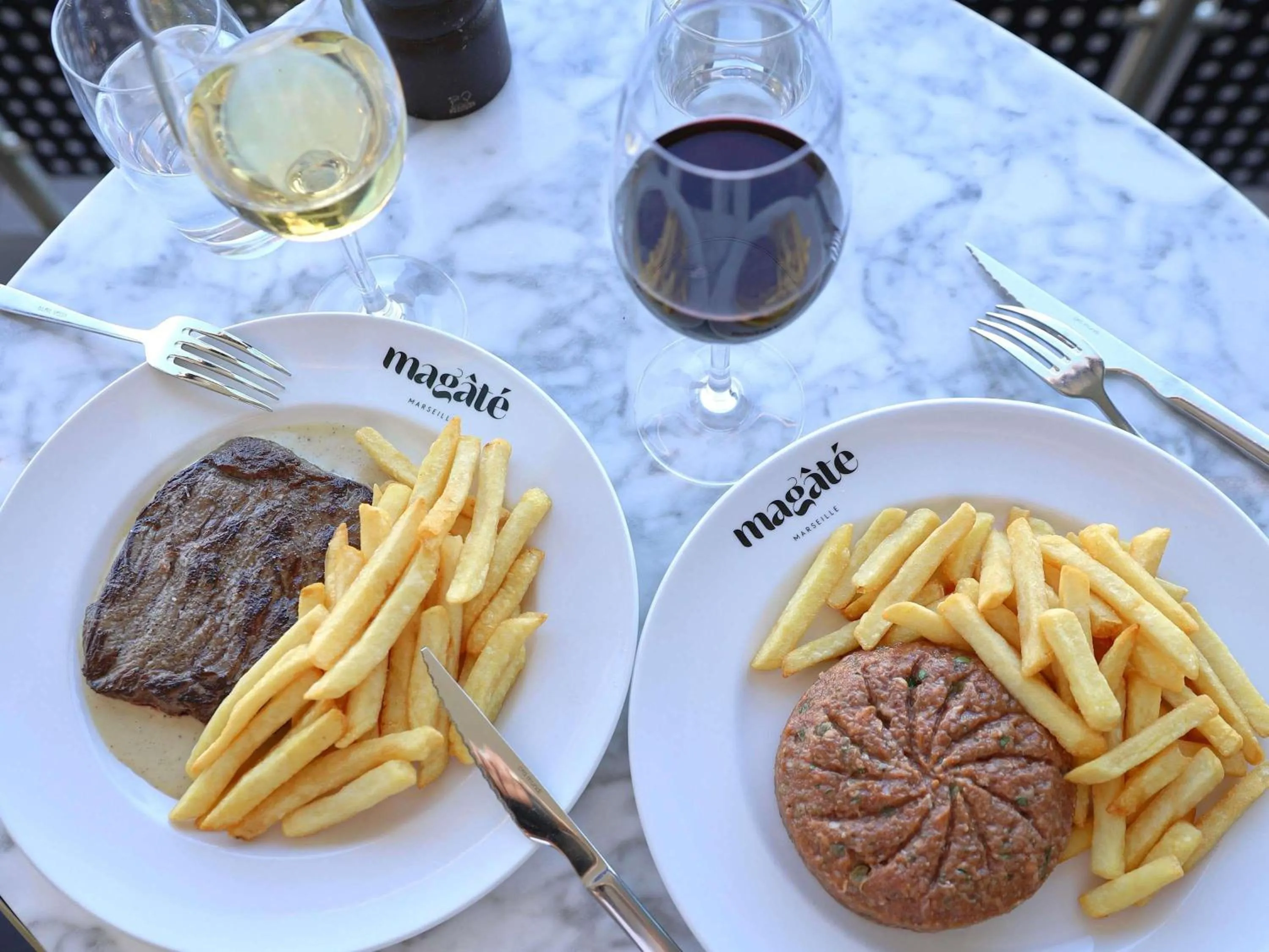 Restaurant/places to eat in Novotel Marseille Vieux Port