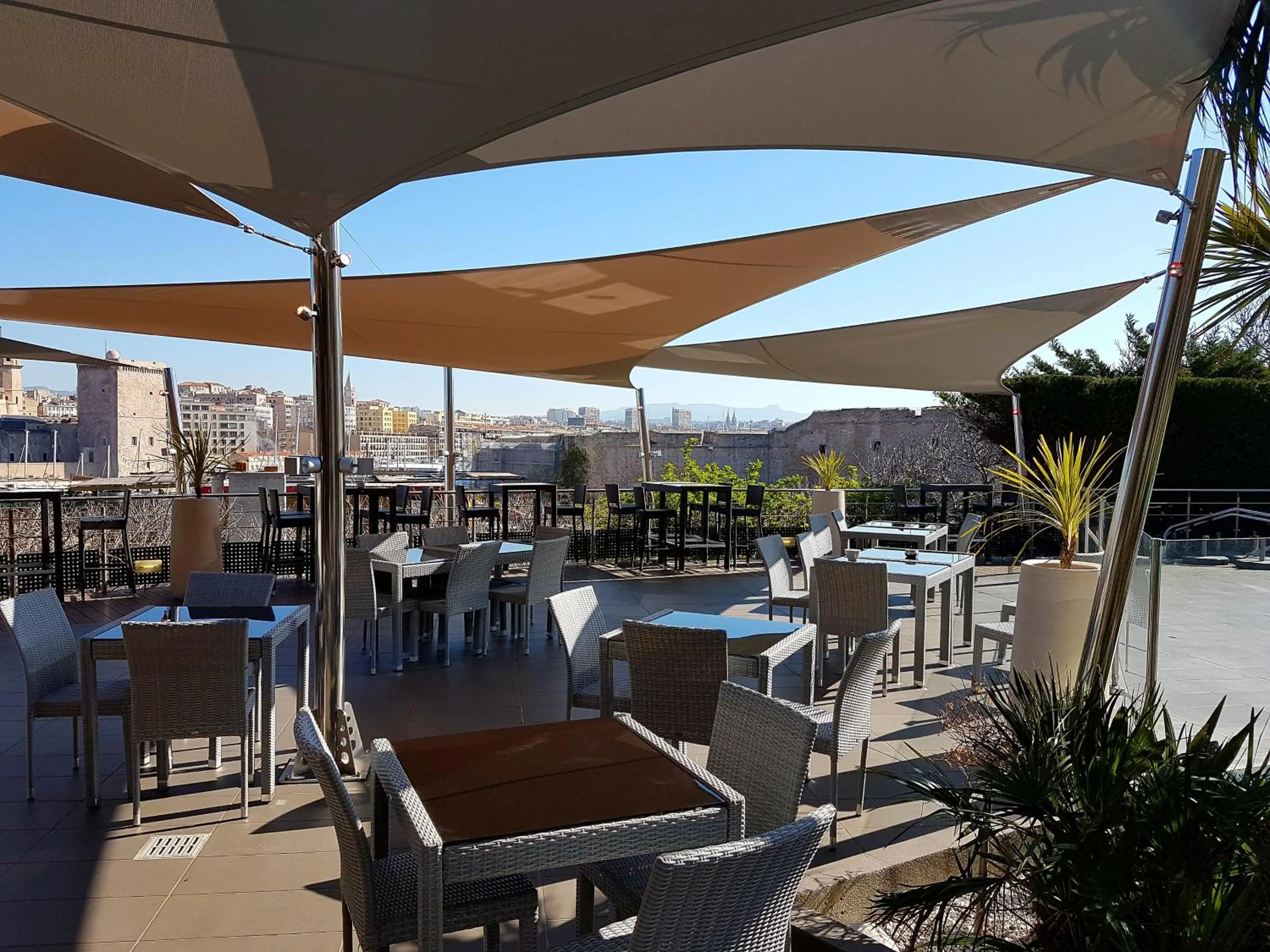 Patio in Novotel Marseille Vieux Port