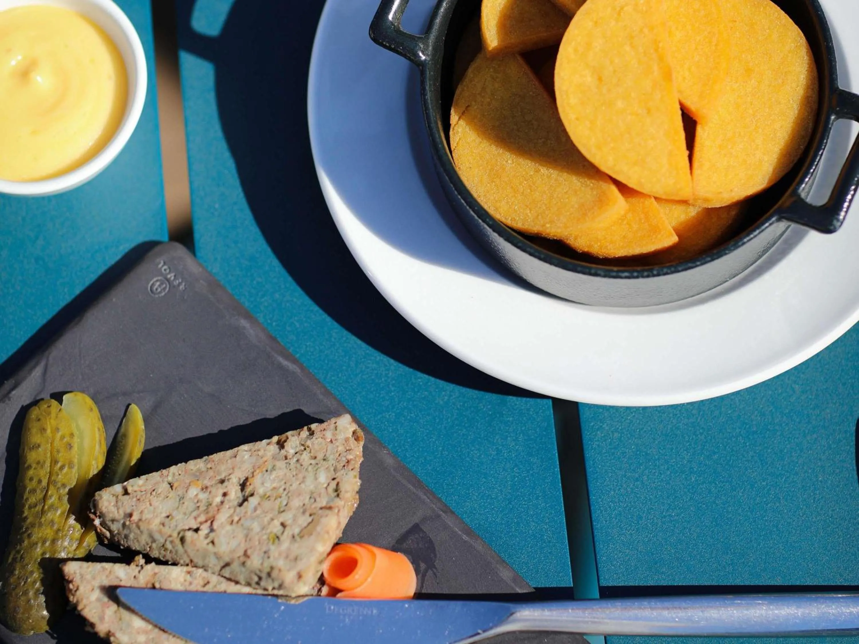 Restaurant/places to eat in Novotel Marseille Vieux Port