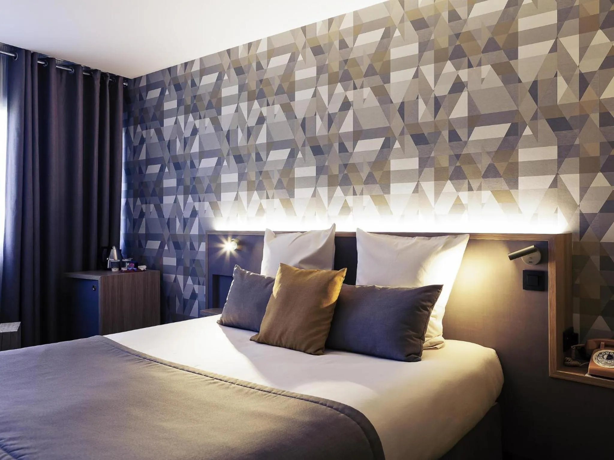 Bedroom, Bed in Mercure Lyon Charbonnières