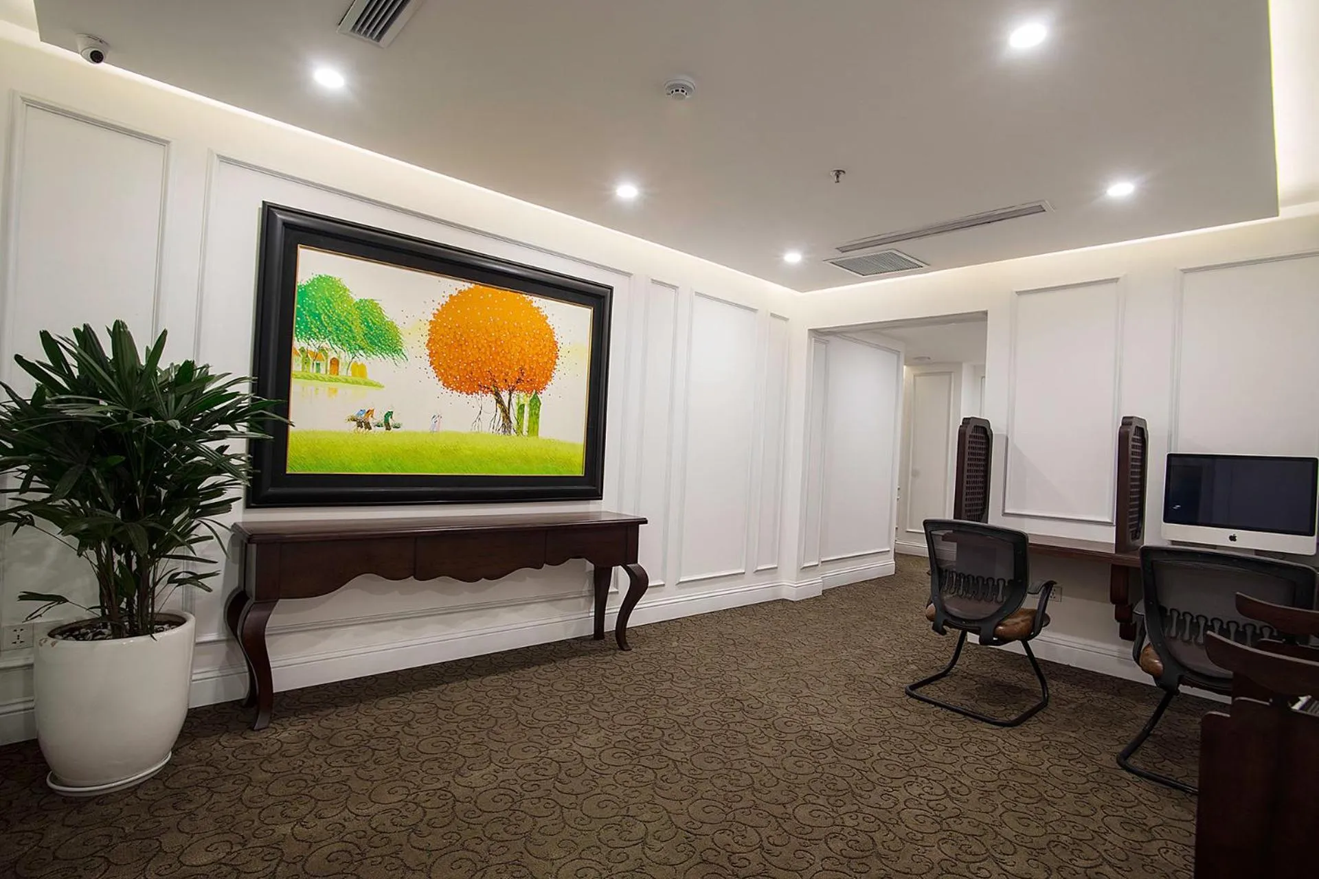 Business Area/Conference Room in New Era Hotel & Villa