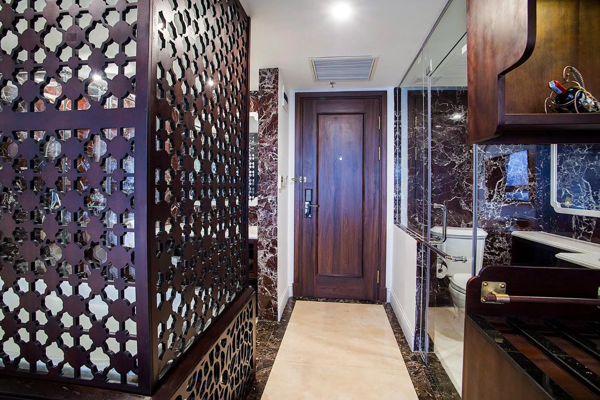 Kitchen/Kitchenette in New Era Hotel & Villa