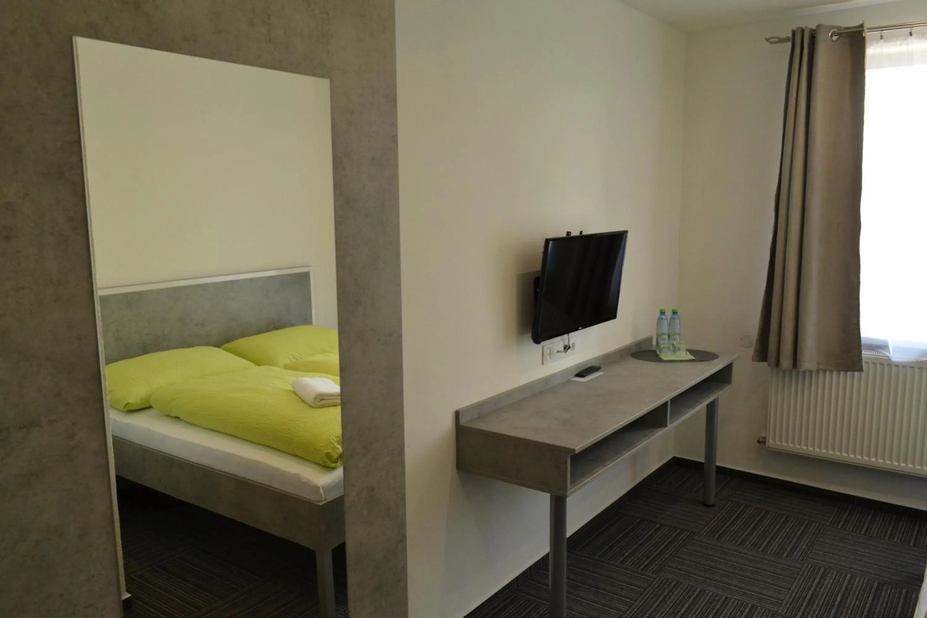 TV and multimedia, Bed in Garni Hotel 31