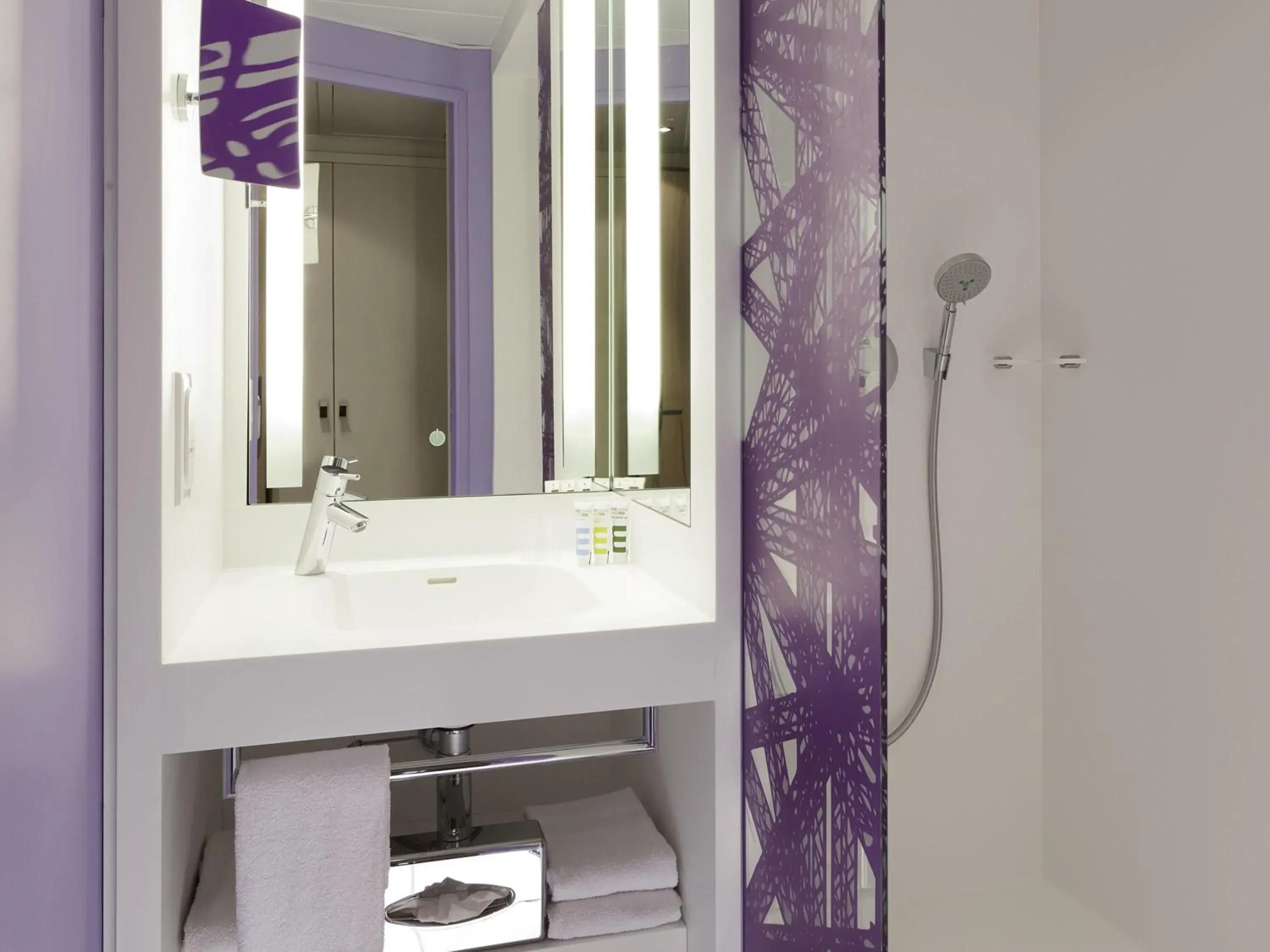 Privilege Room with a double bed in Mercure Paris Centre Tour Eiffel Privilege Room with a double bed in Mercure Paris Centre Tour Eiffel