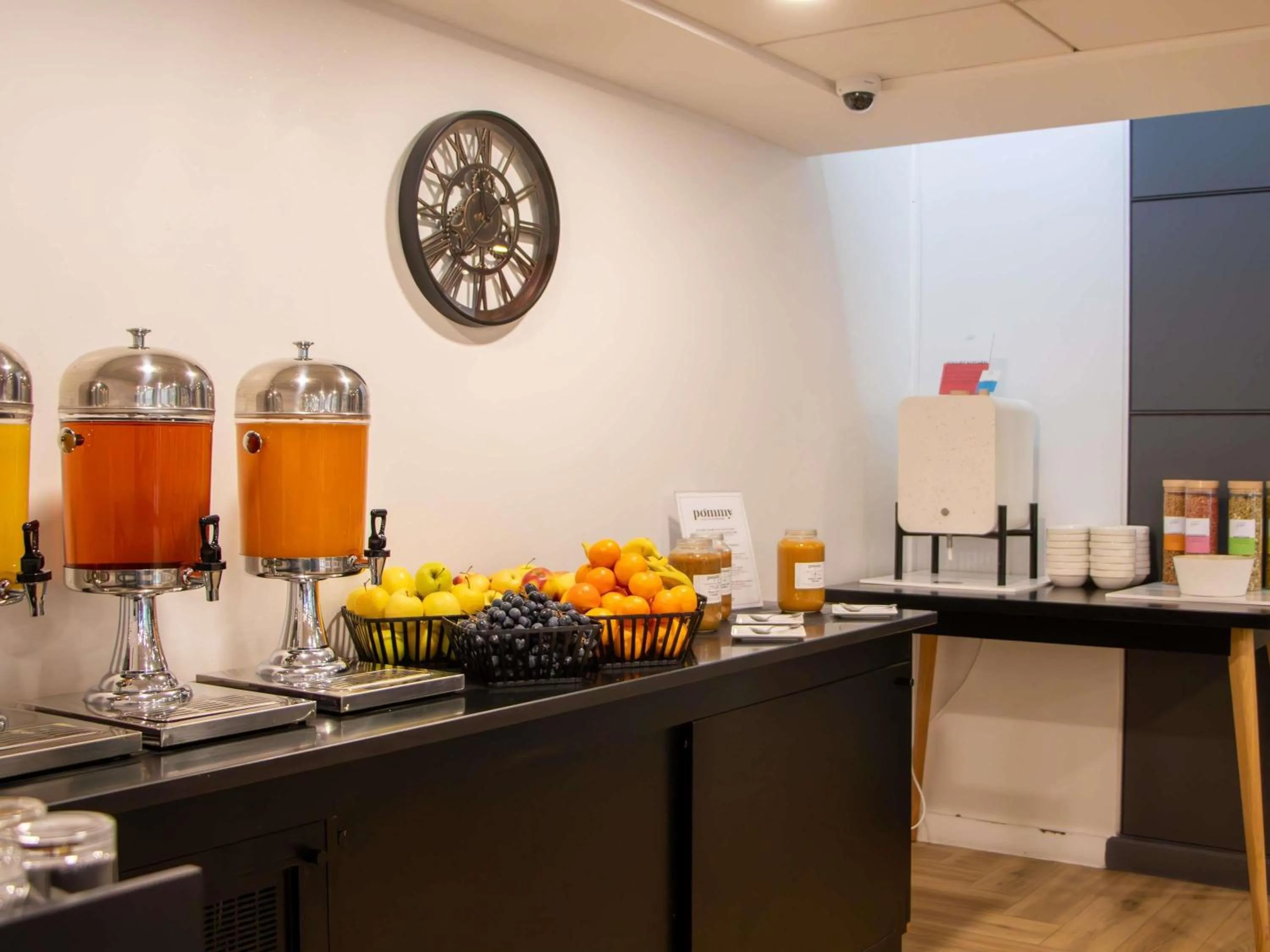 Breakfast in Mercure Paris Centre Tour Eiffel