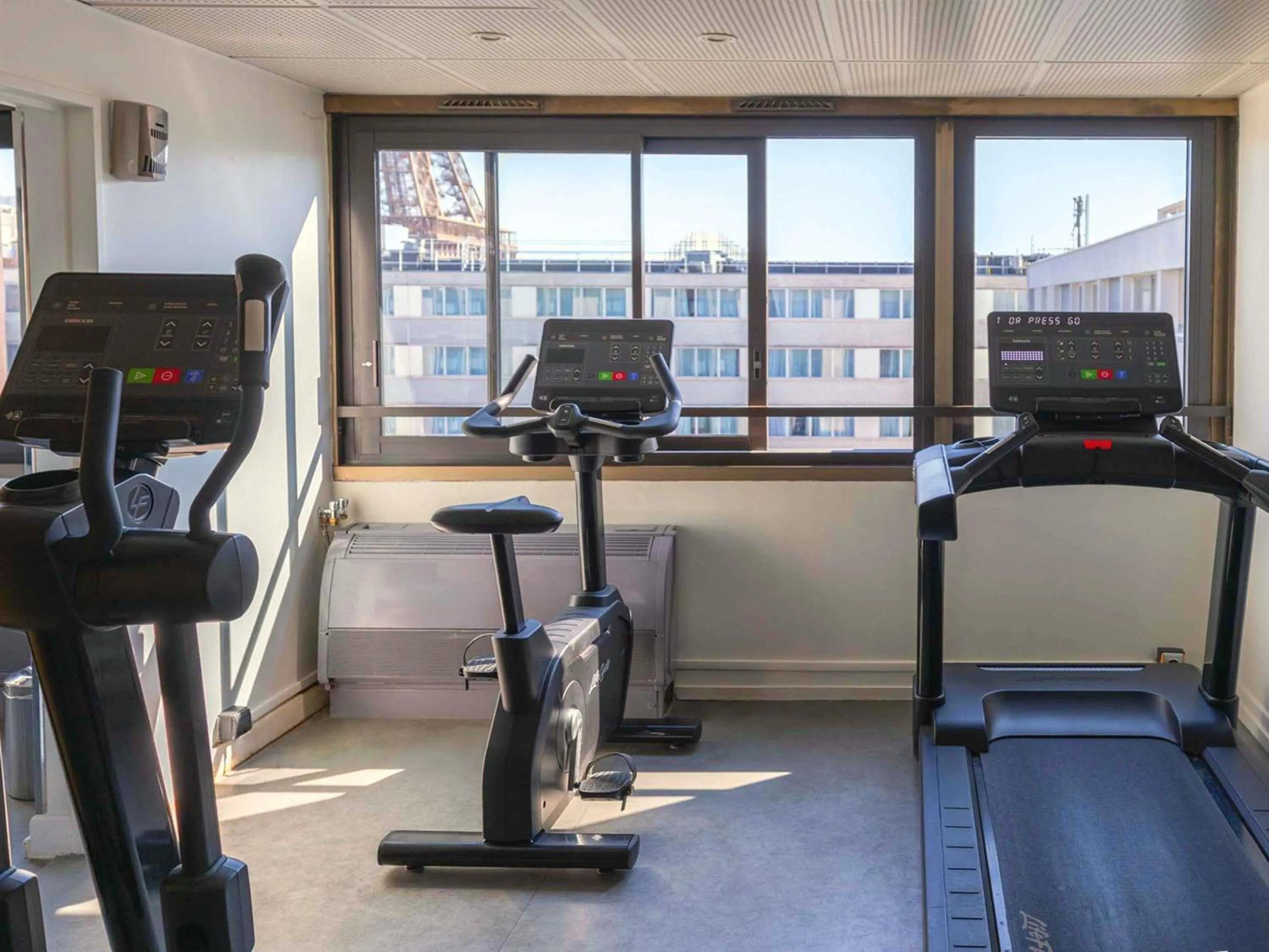 Fitness centre/facilities in Mercure Paris Centre Tour Eiffel