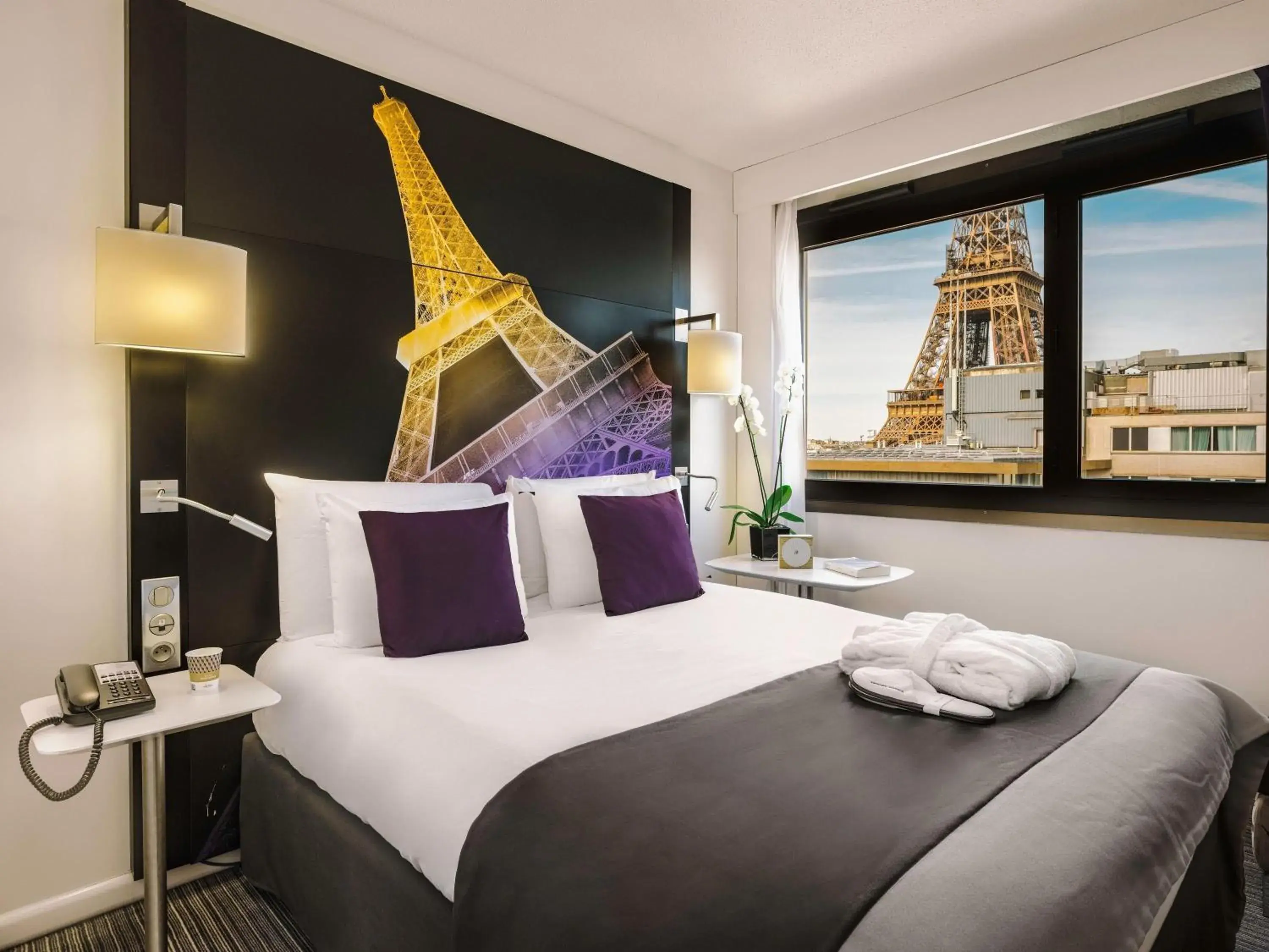 Privilege Double Room with Eiffel Tower View - High Floor in Mercure Paris Centre Tour Eiffel Privilege Double Room with Eiffel Tower View - High Floor in Mercure Paris Centre Tour Eiffel