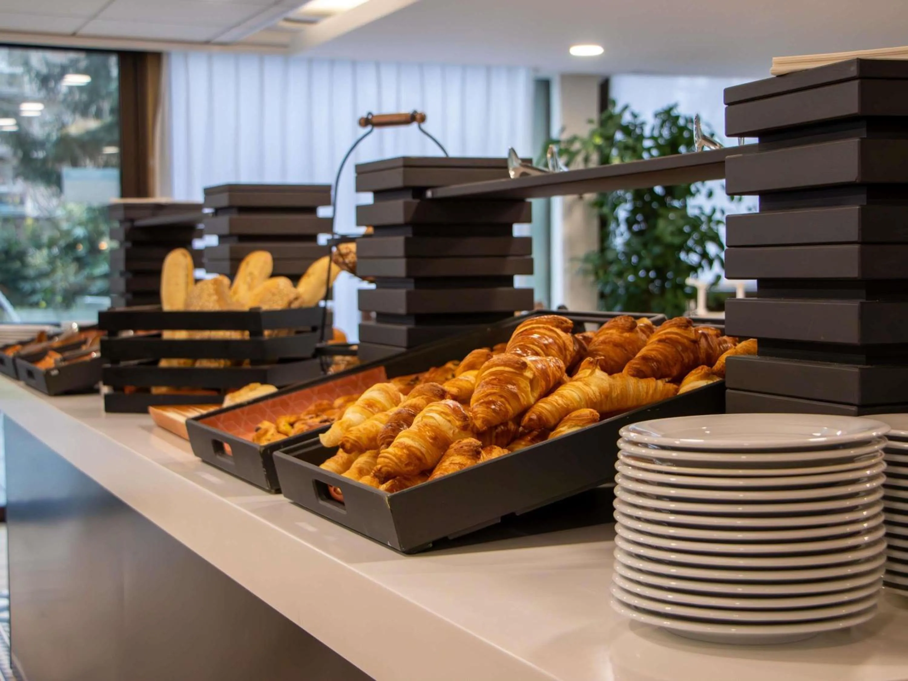 Breakfast in Mercure Paris Centre Tour Eiffel