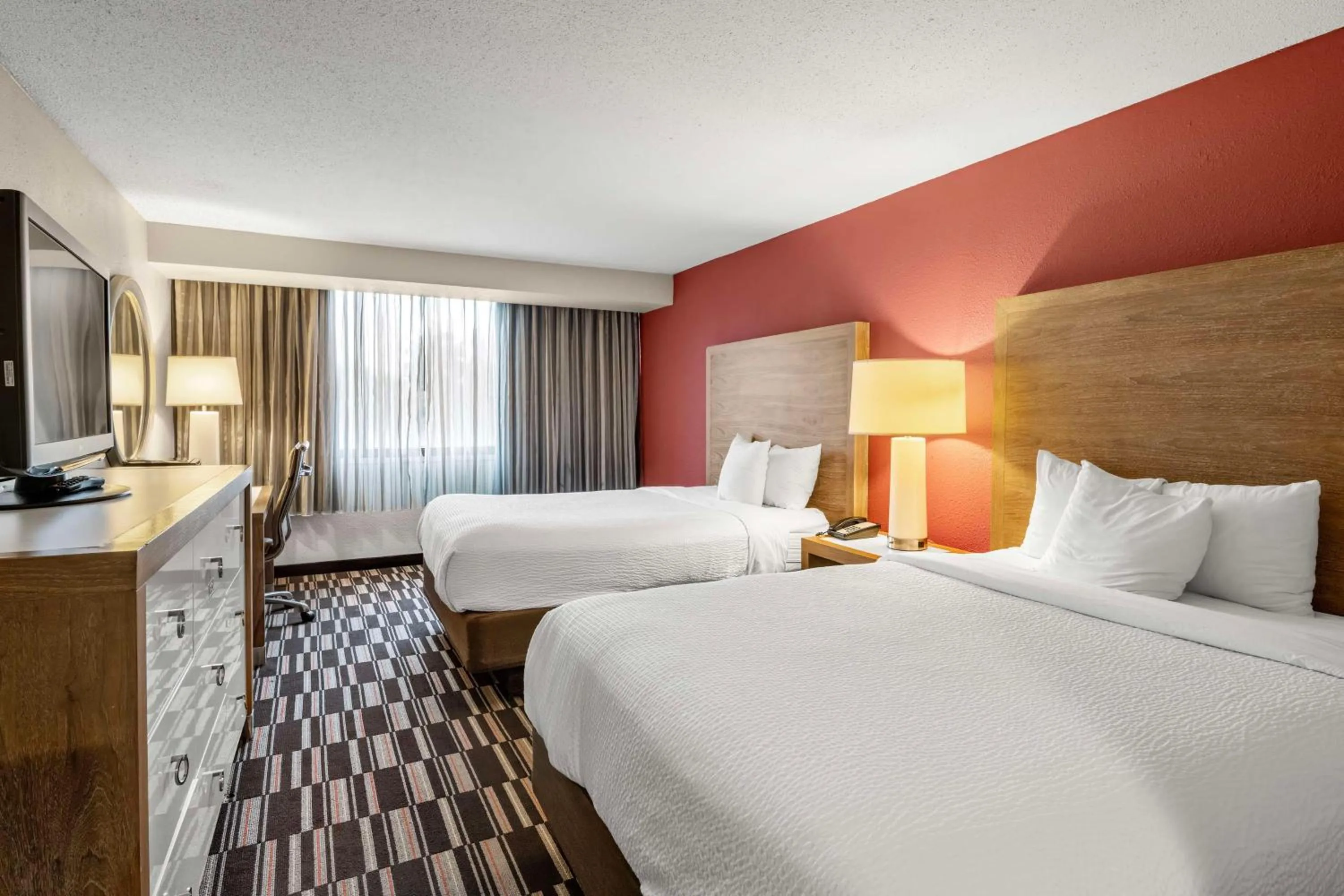 Bedroom, Bed in Red Lion Hotel Charlotte